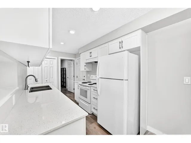 #220 - 11511 27 AV, Edmonton 2