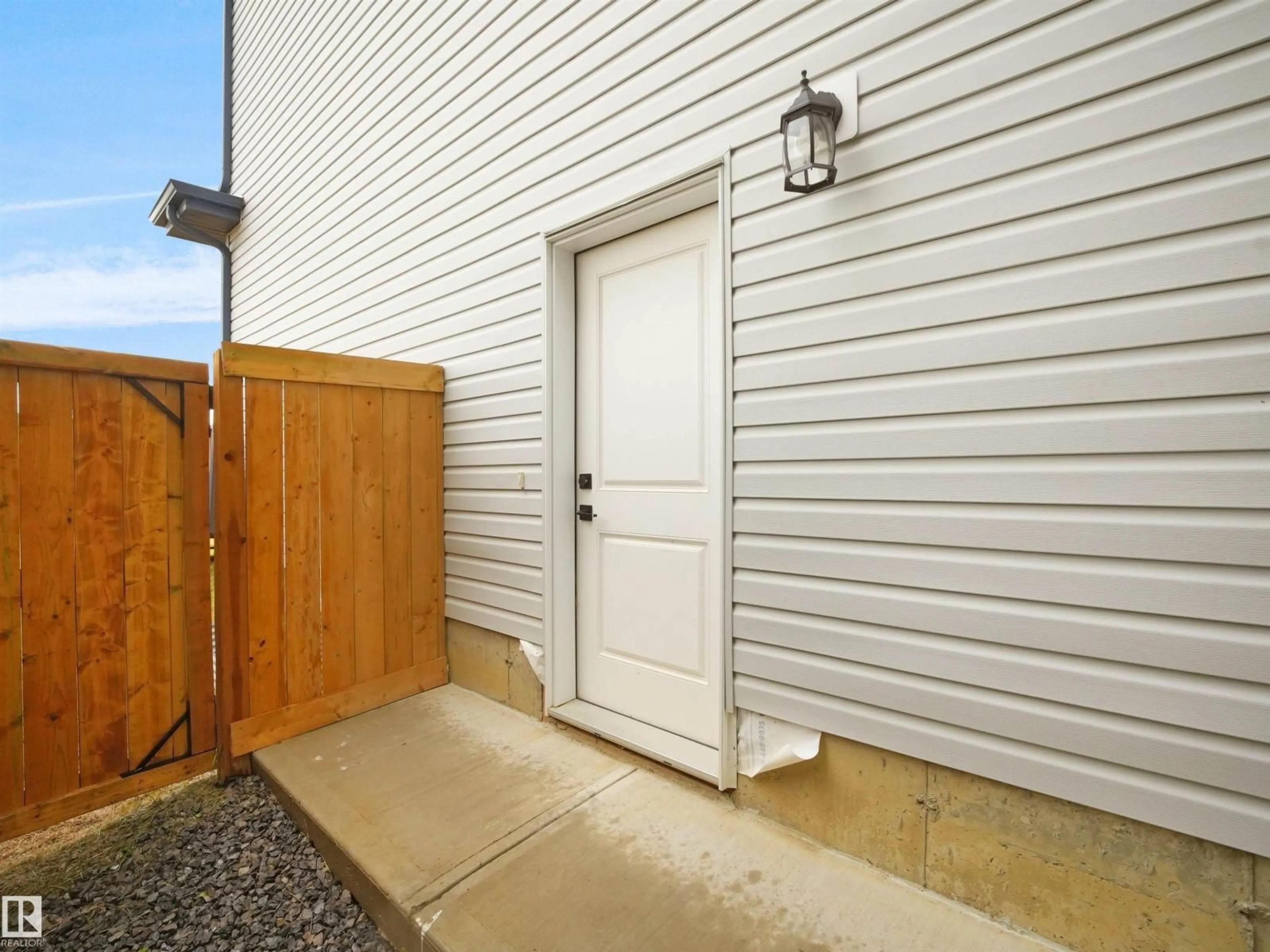 Patio, street for 829 MORRIS AV, Leduc Alberta T9E1G1