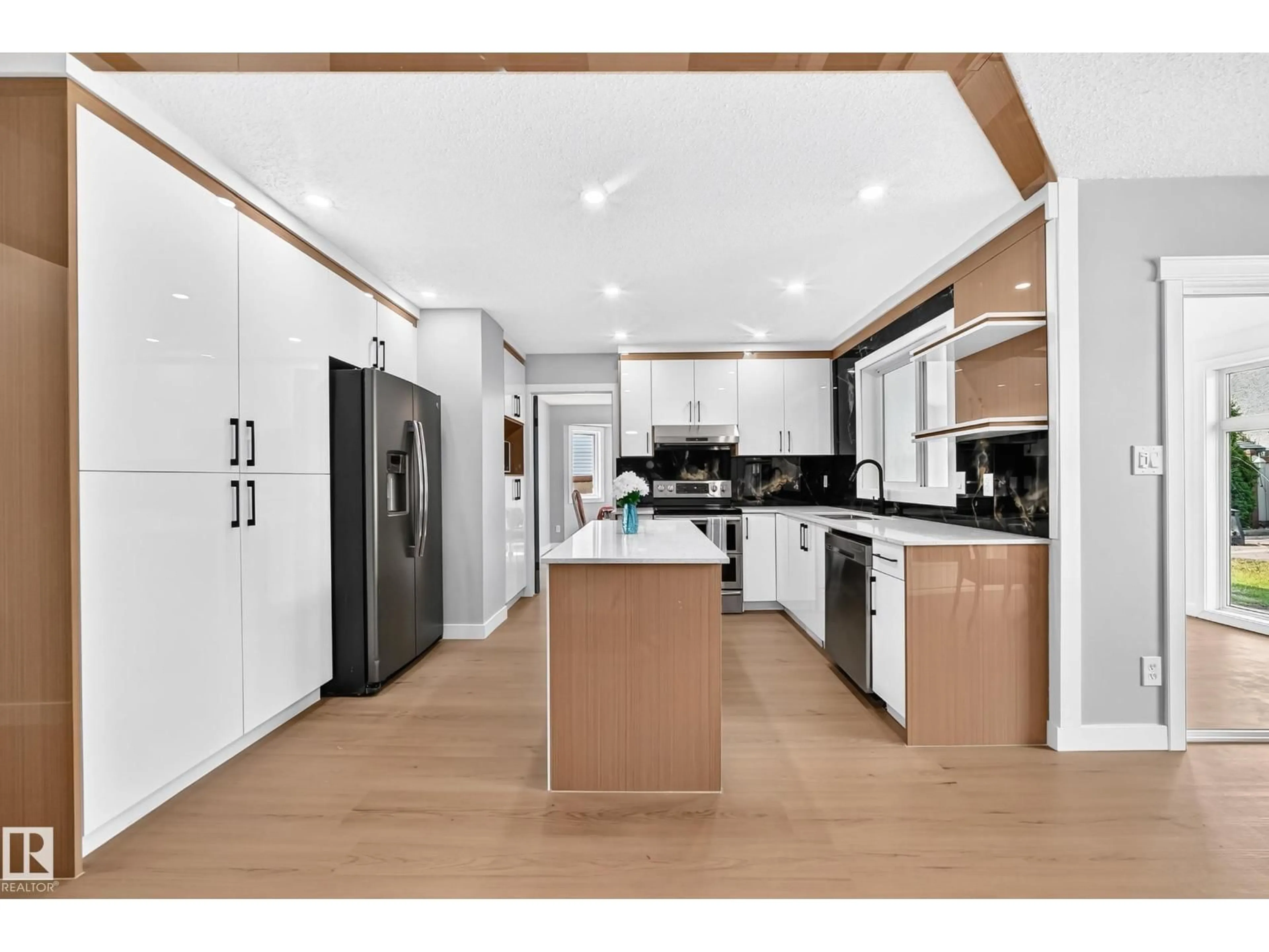 Open concept kitchen, unknown for 706 BURLEY DR, Edmonton Alberta T6R1Y2