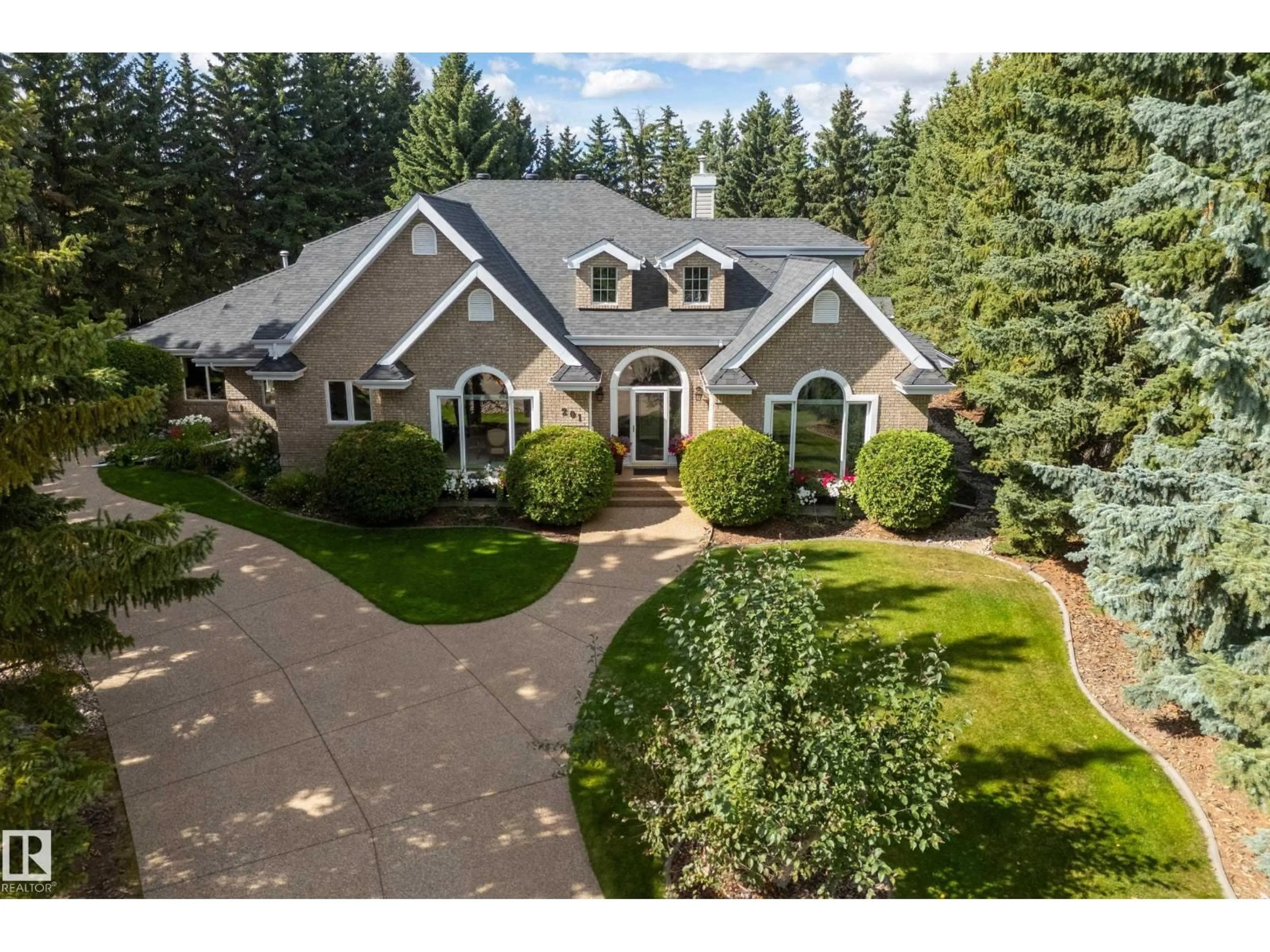 A pic from outside/outdoor area/front of a property/back of a property/a pic from drone, unknown for 201 ESTATE DR, Sherwood Park Alberta T8B1L7
