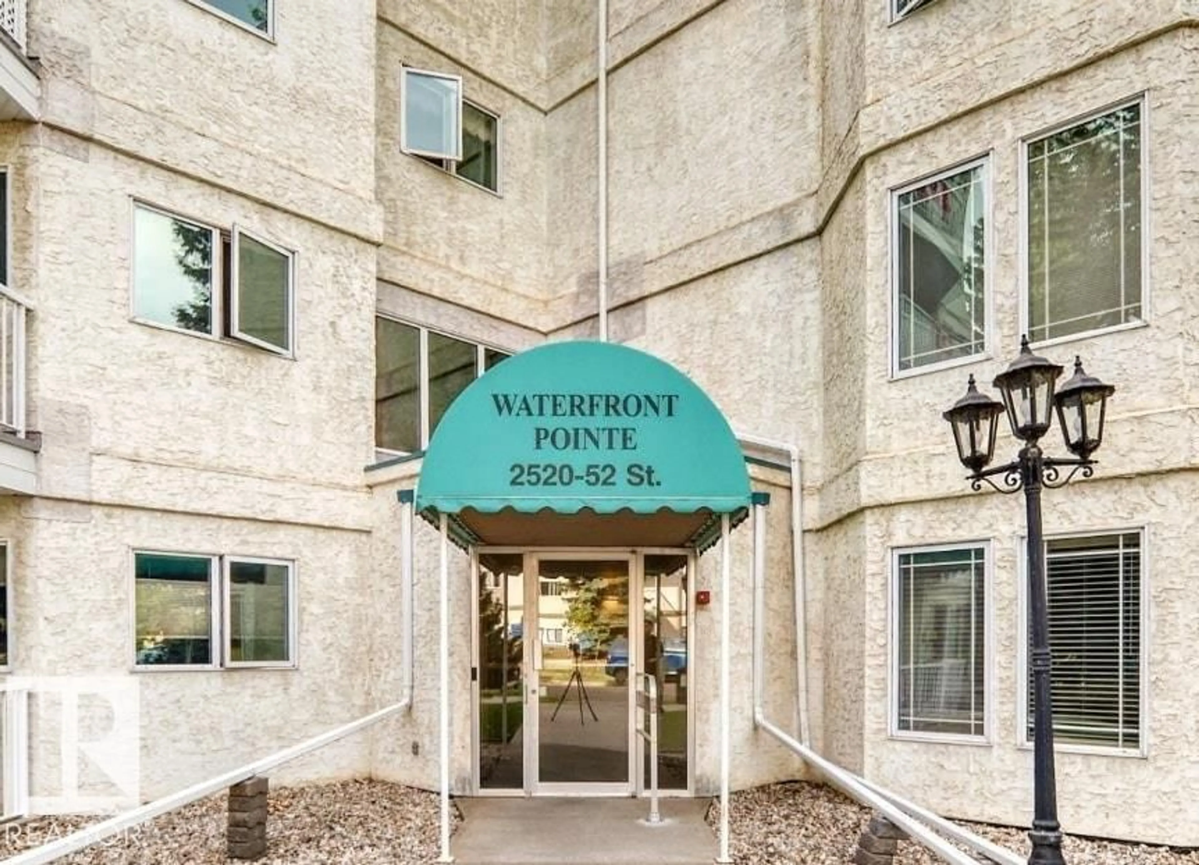 Indoor foyer for #208 - 2520 52 ST, Edmonton Alberta T6L6S2