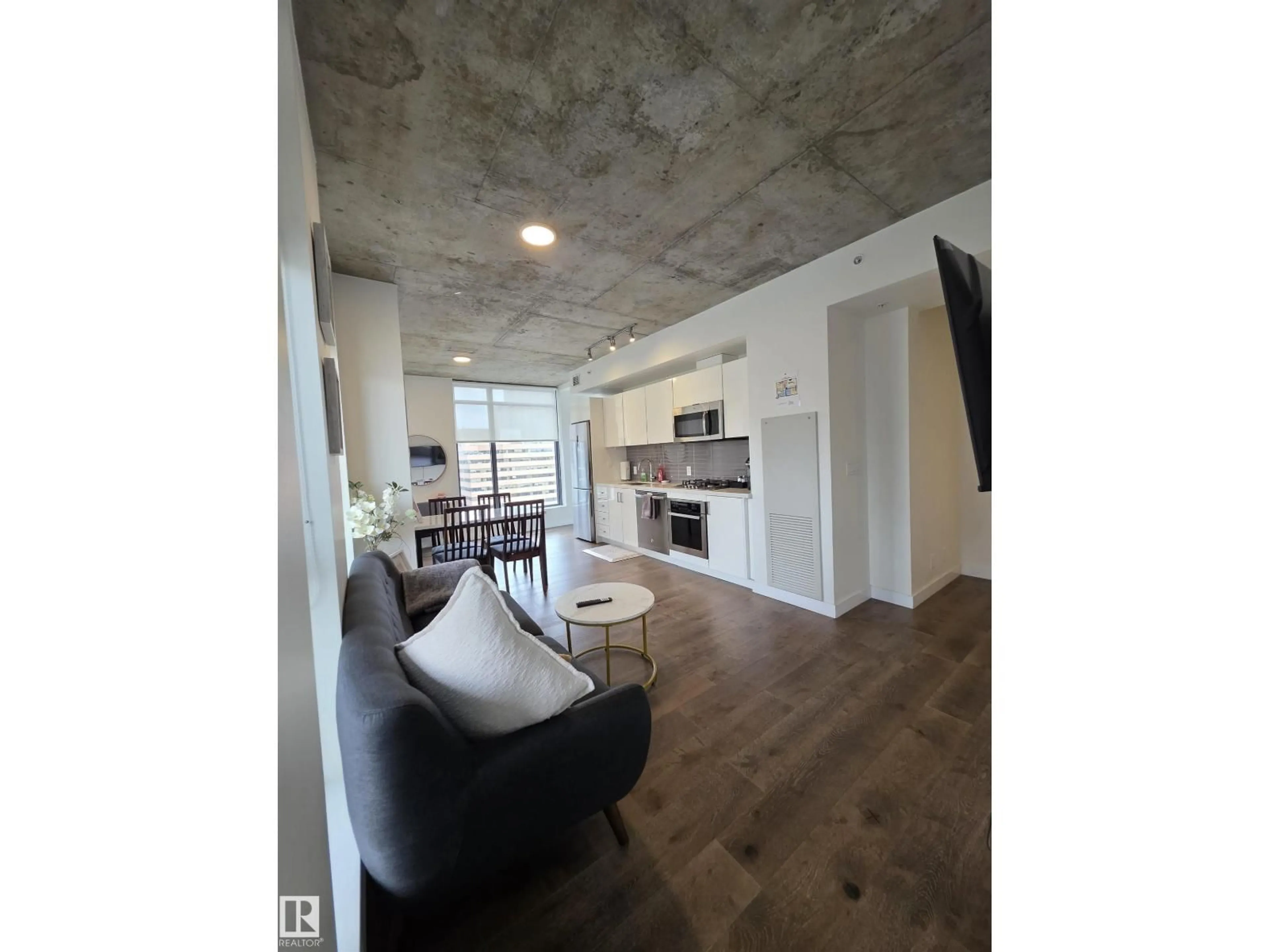 A pic of a room for 1010 - 1006 6 ST, Calgary Alberta T2R1B4