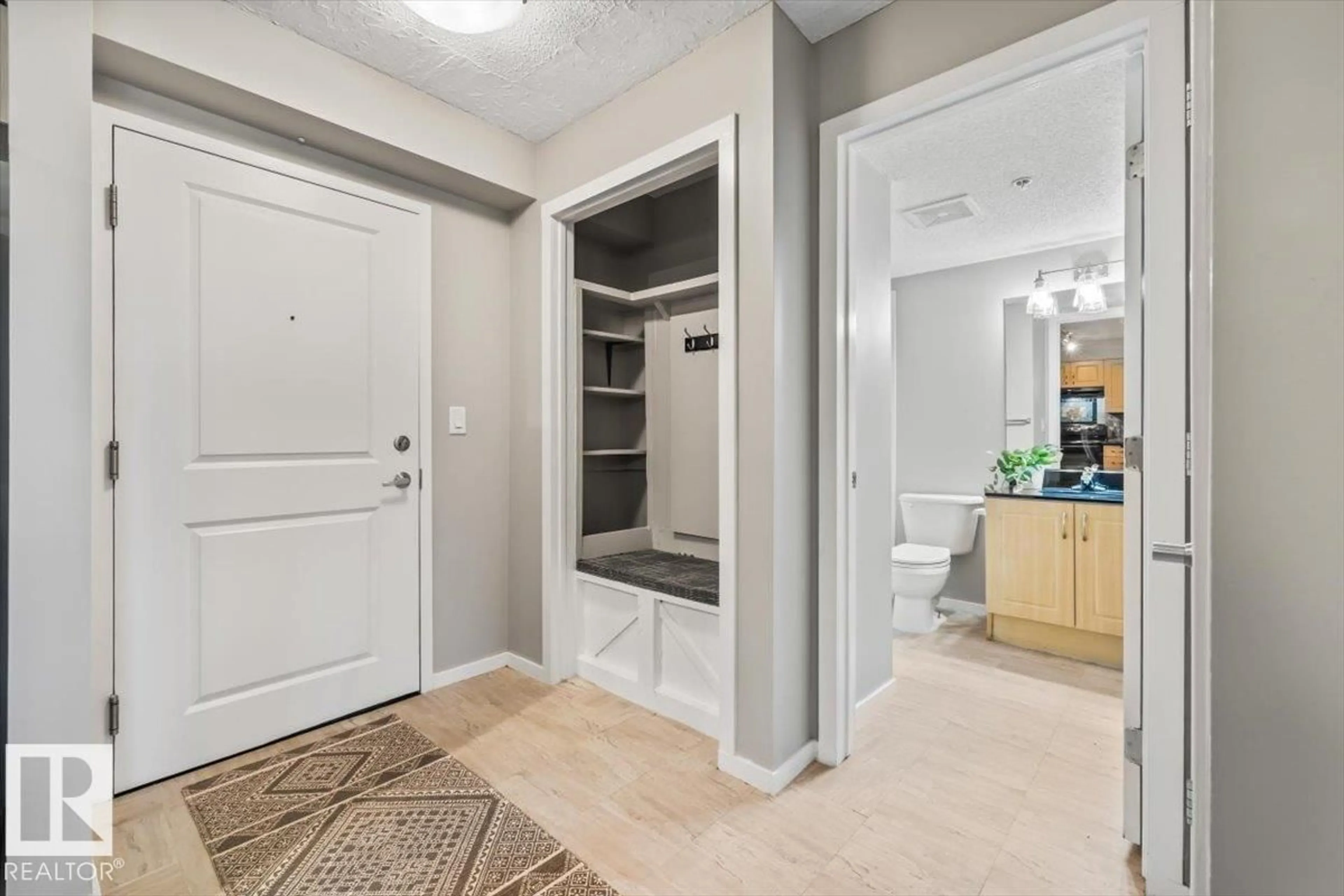 Indoor entryway for #115 - 11453 ELLERSLIE RD, Edmonton Alberta T6W1T3