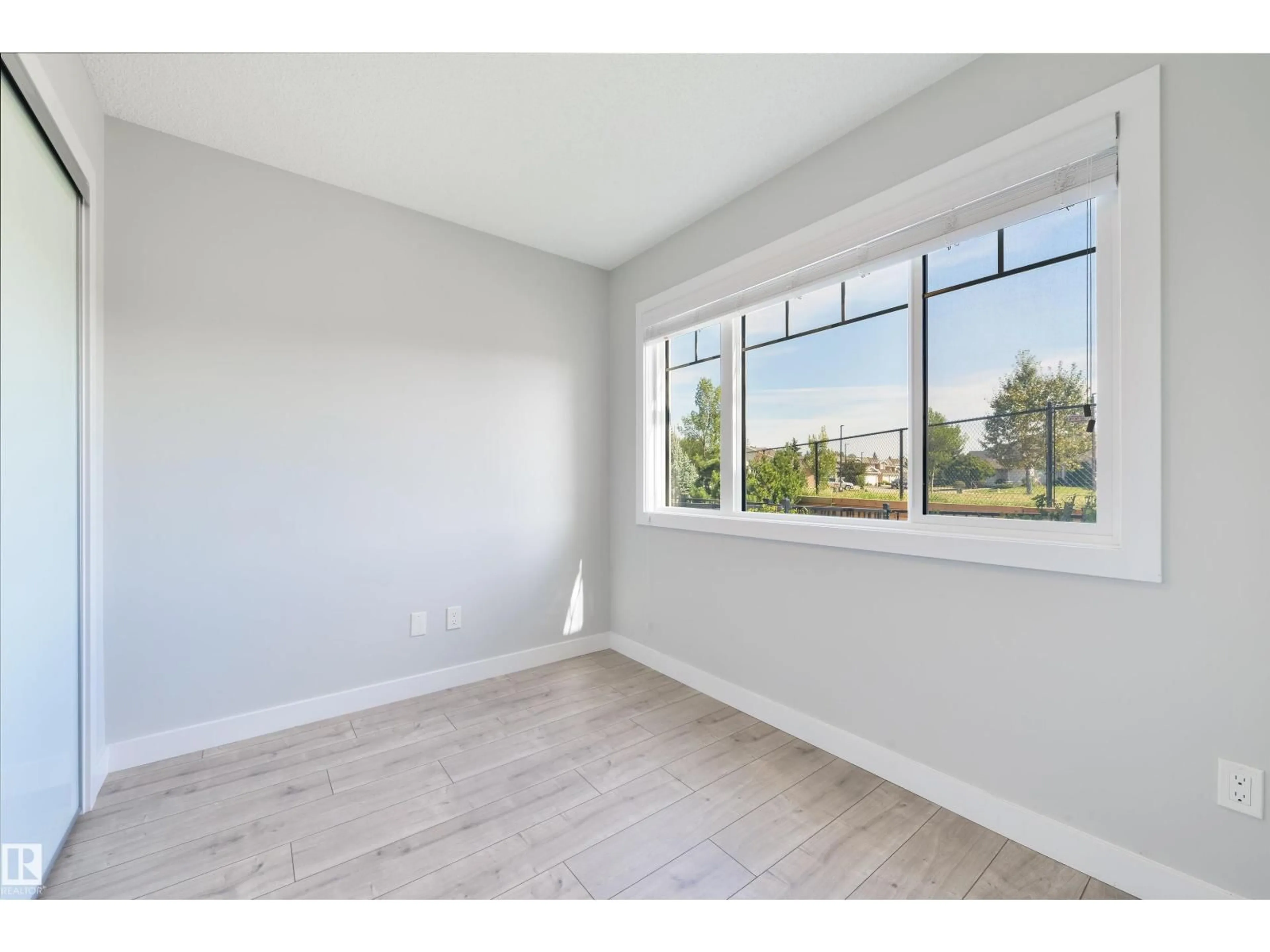 A pic of a room for #3 - 11373 12 AV, Edmonton Alberta T6J5V2