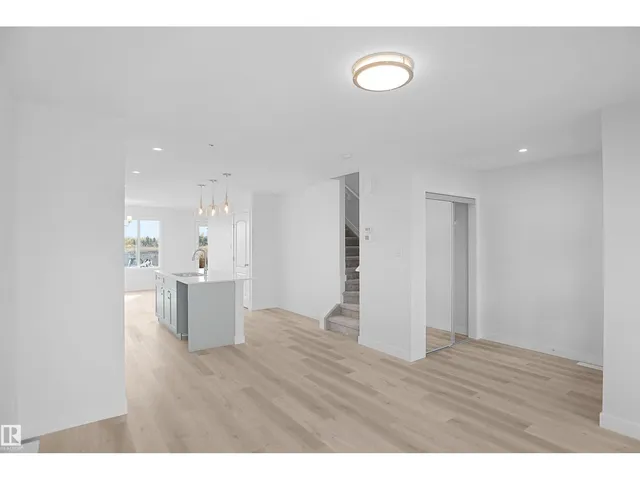 SW - 7395 KEELER CR, Edmonton 5