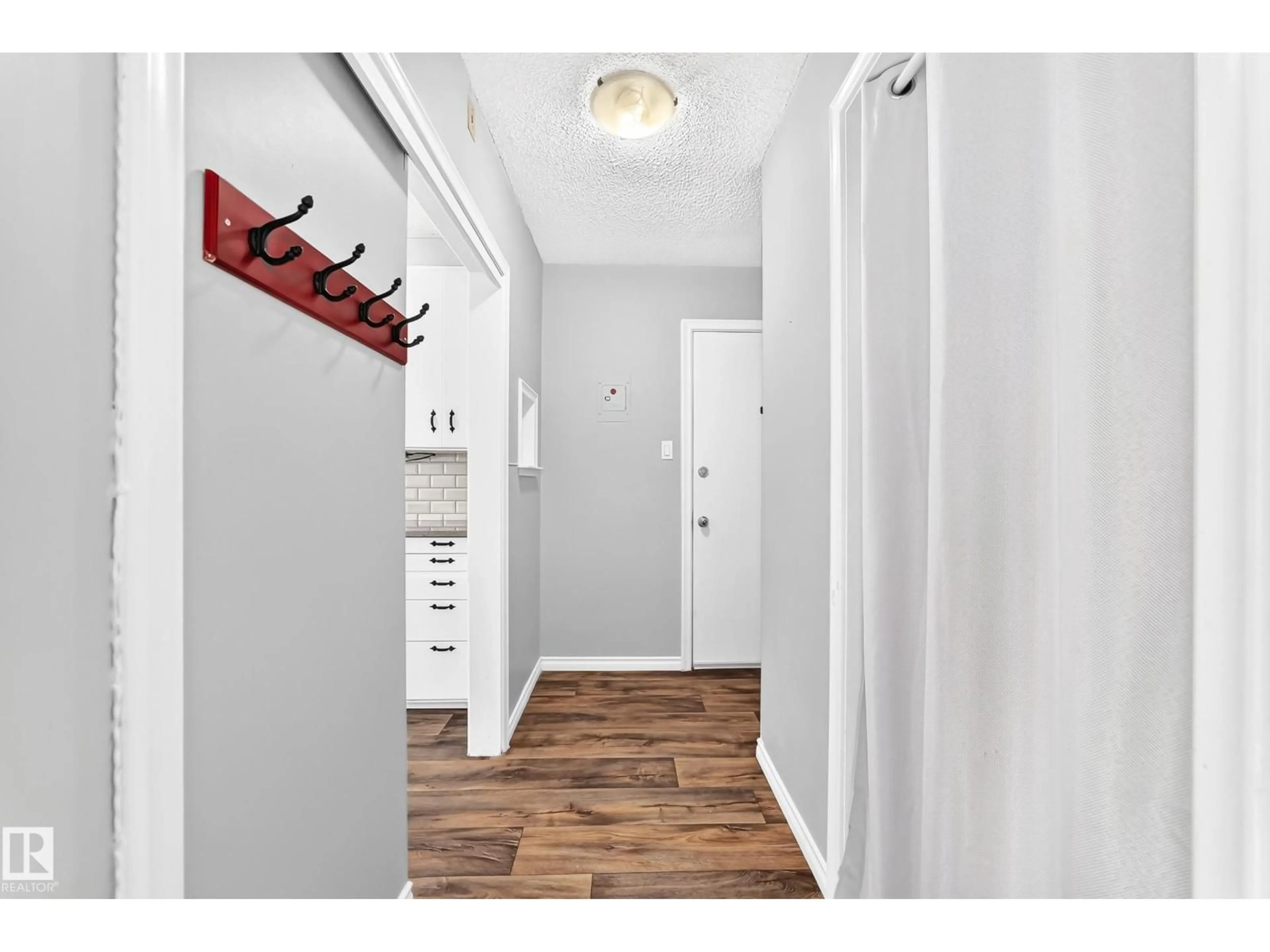 Indoor entryway for #8 - 7317 118 ST NW, Edmonton Alberta T6G1S5
