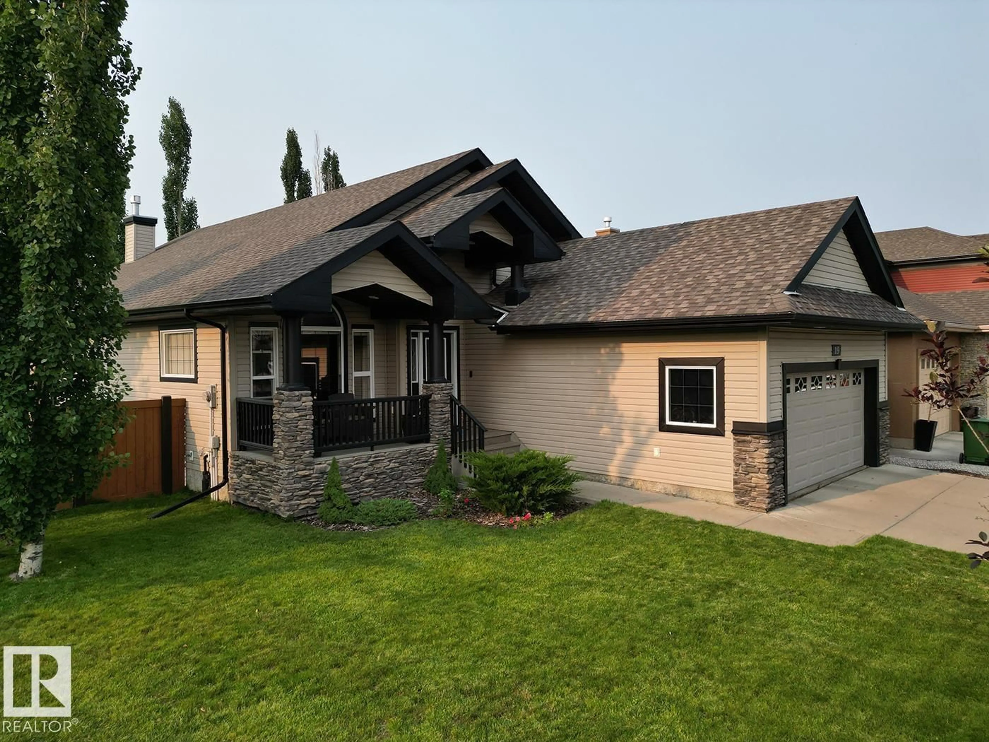 Home with vinyl exterior material, street for 19 NEWTON PL, St. Albert Alberta T8N3V8