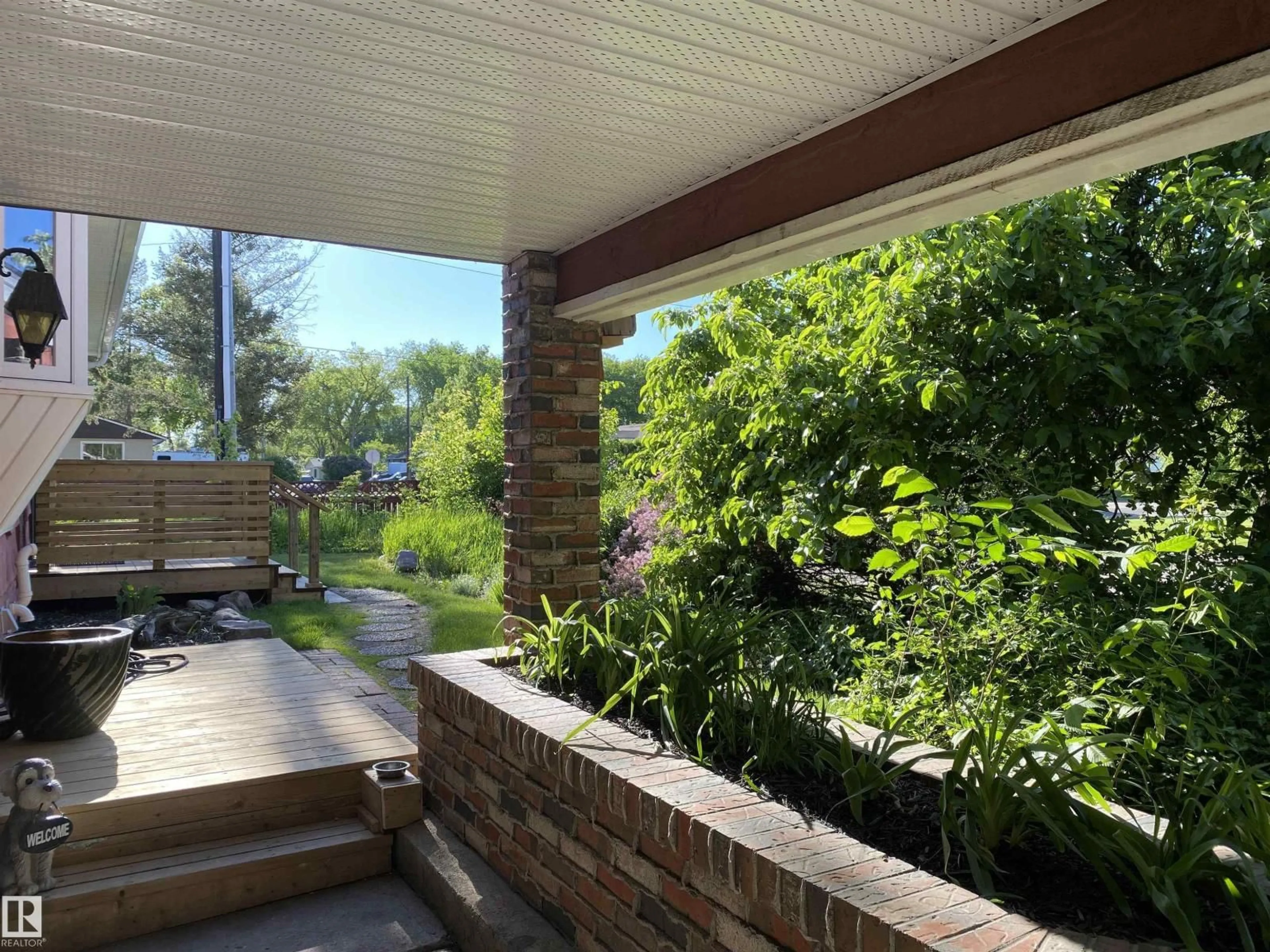 Patio, unknown for NW - 12137 50 ST, Edmonton Alberta T5W3C6