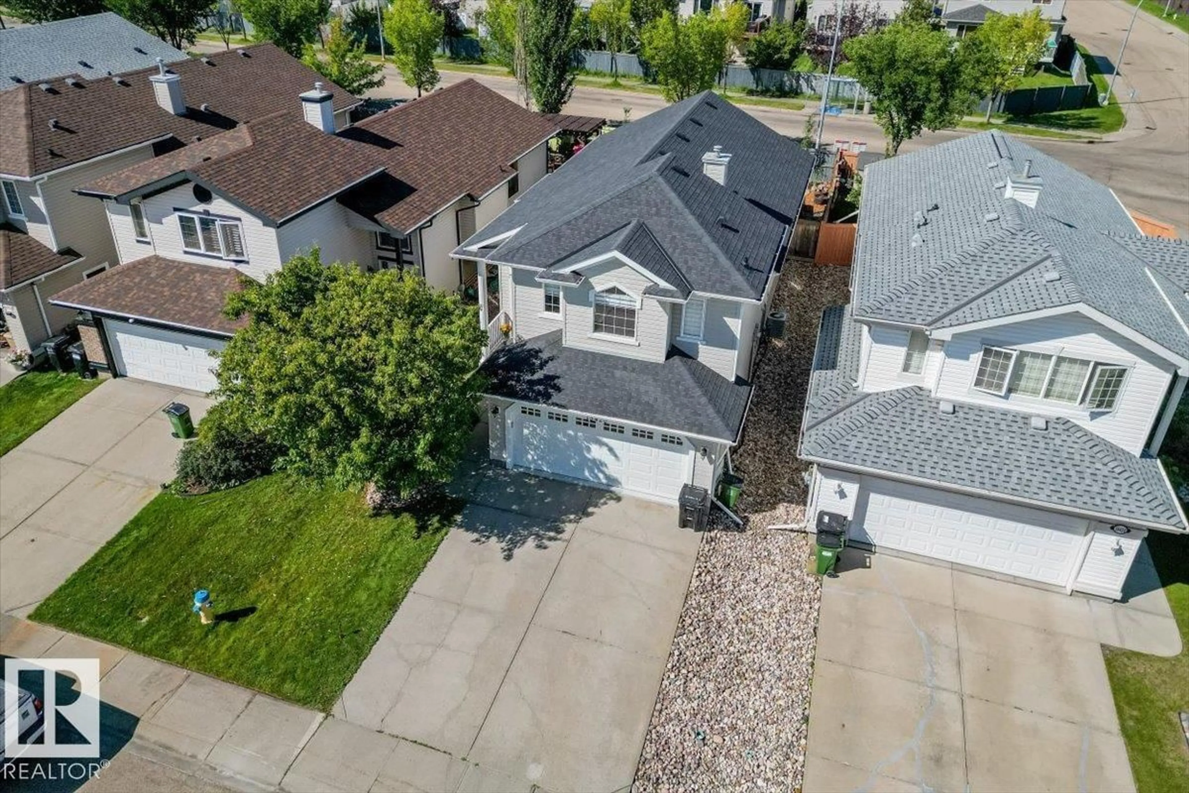 A pic from outside/outdoor area/front of a property/back of a property/a pic from drone, street for NW - 15420 44 ST, Edmonton Alberta T5Y3G8