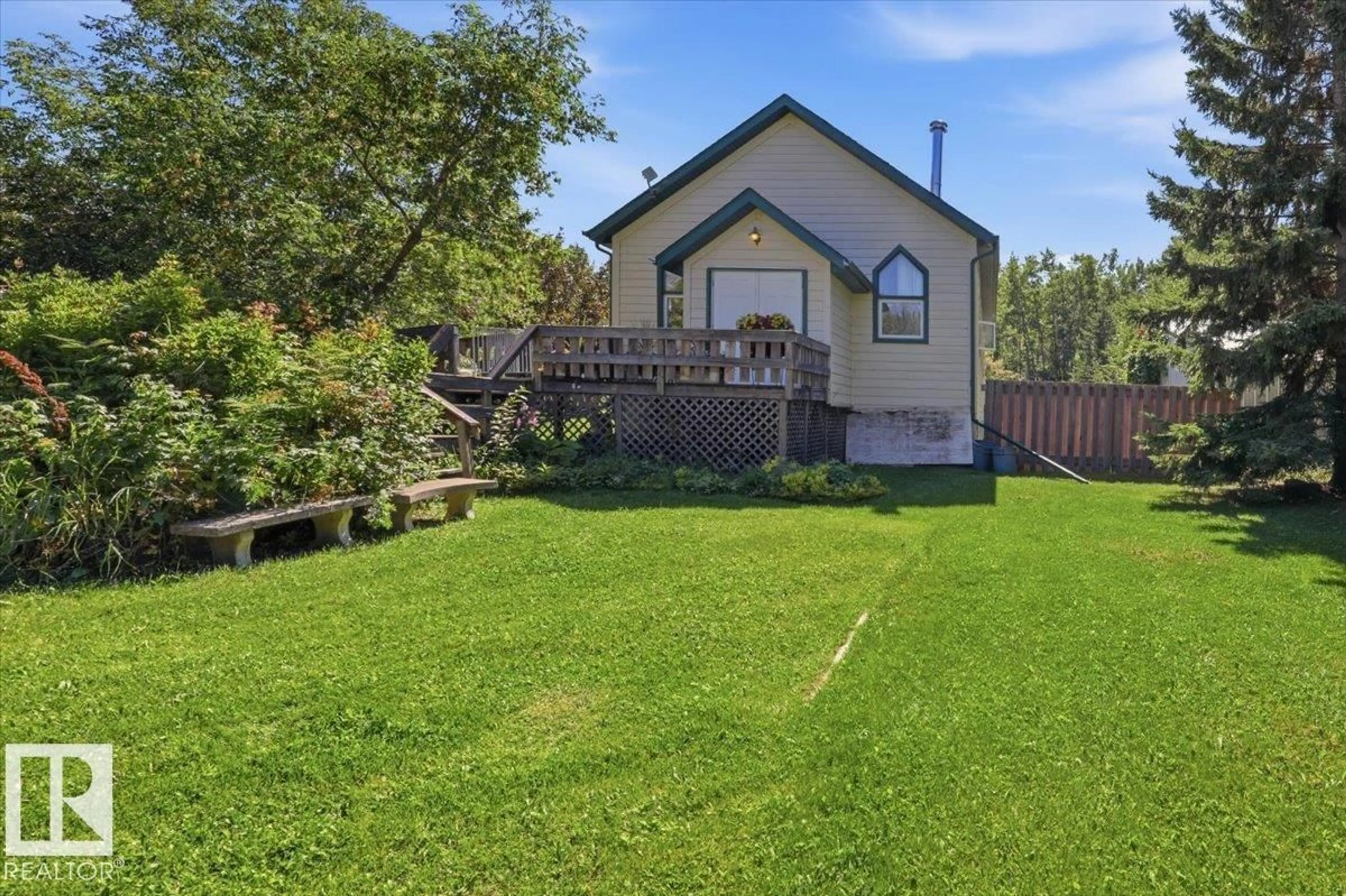 A pic from outside/outdoor area/front of a property/back of a property/a pic from drone, unknown for 461077 RGE ROAD 11, Rural Wetaskiwin County Alberta T0C2V0