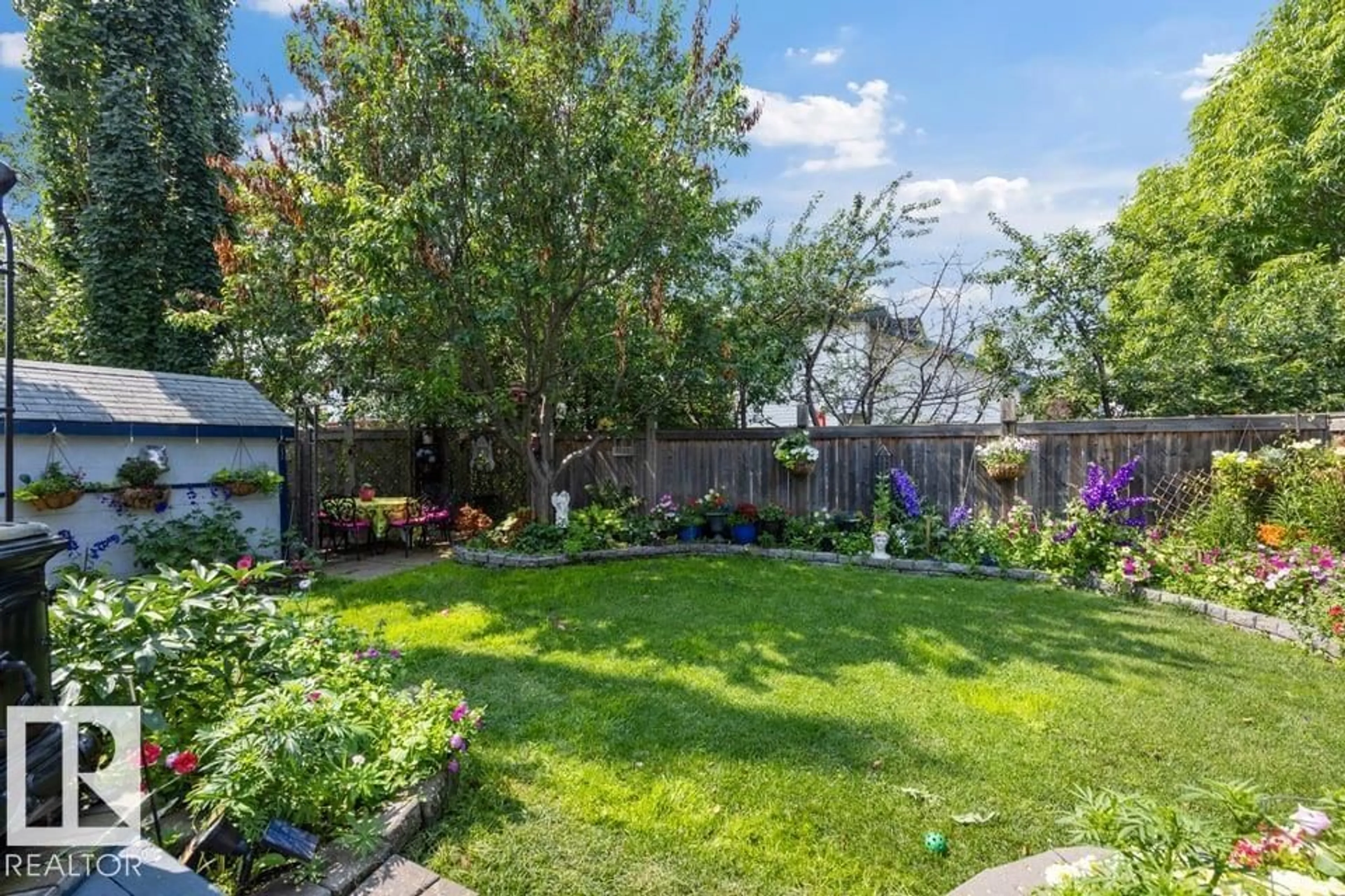 A pic from outside/outdoor area/front of a property/back of a property/a pic from drone, street for 22 BONIN, Beaumont Alberta T4X1S1