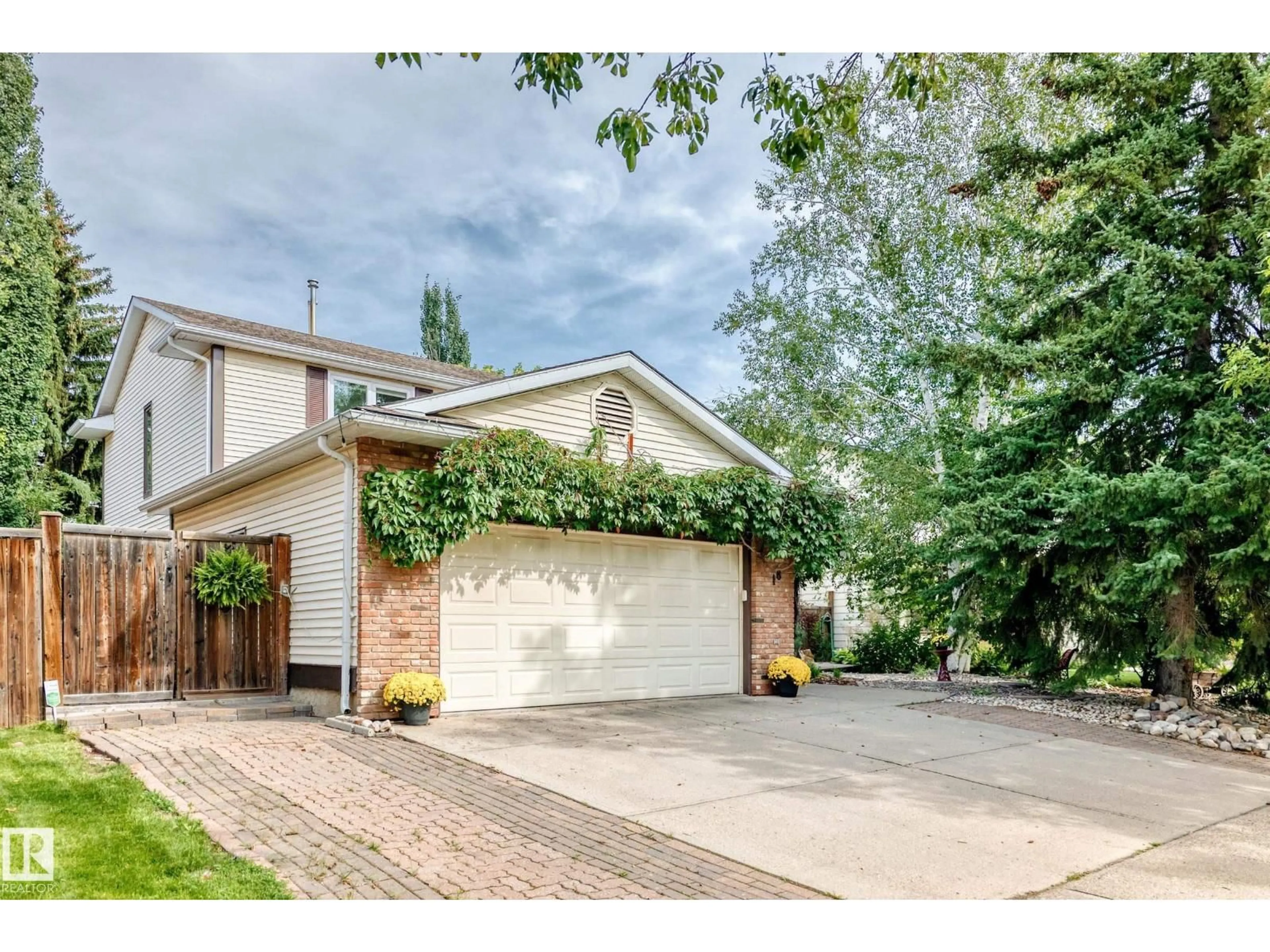 Unknown for 16 LORNE CR, St. Albert Alberta T8N3R2