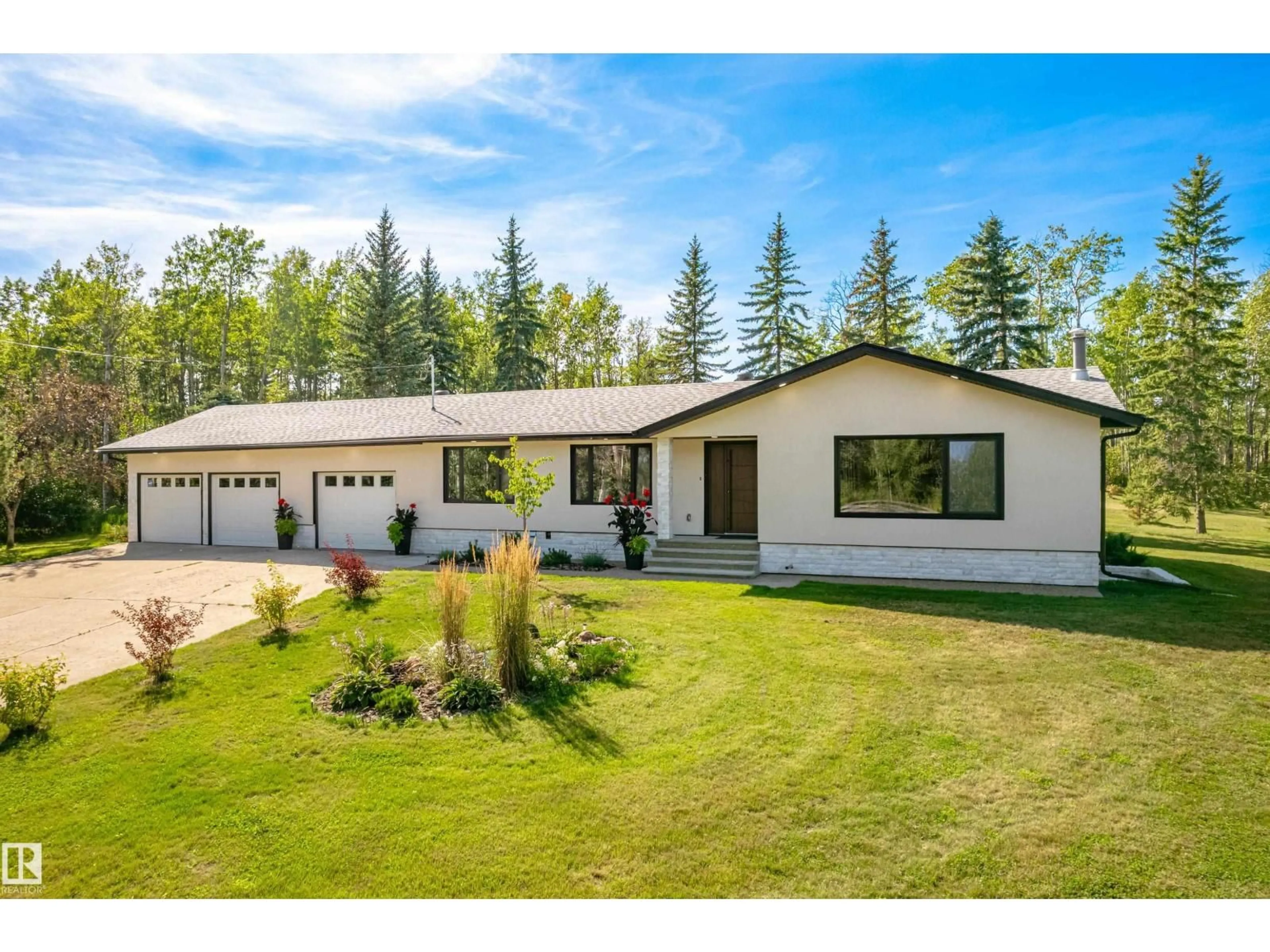 Home with vinyl exterior material, unknown for 62 52145 RGE ROAD 225, Rural Strathcona County Alberta T8C1C4