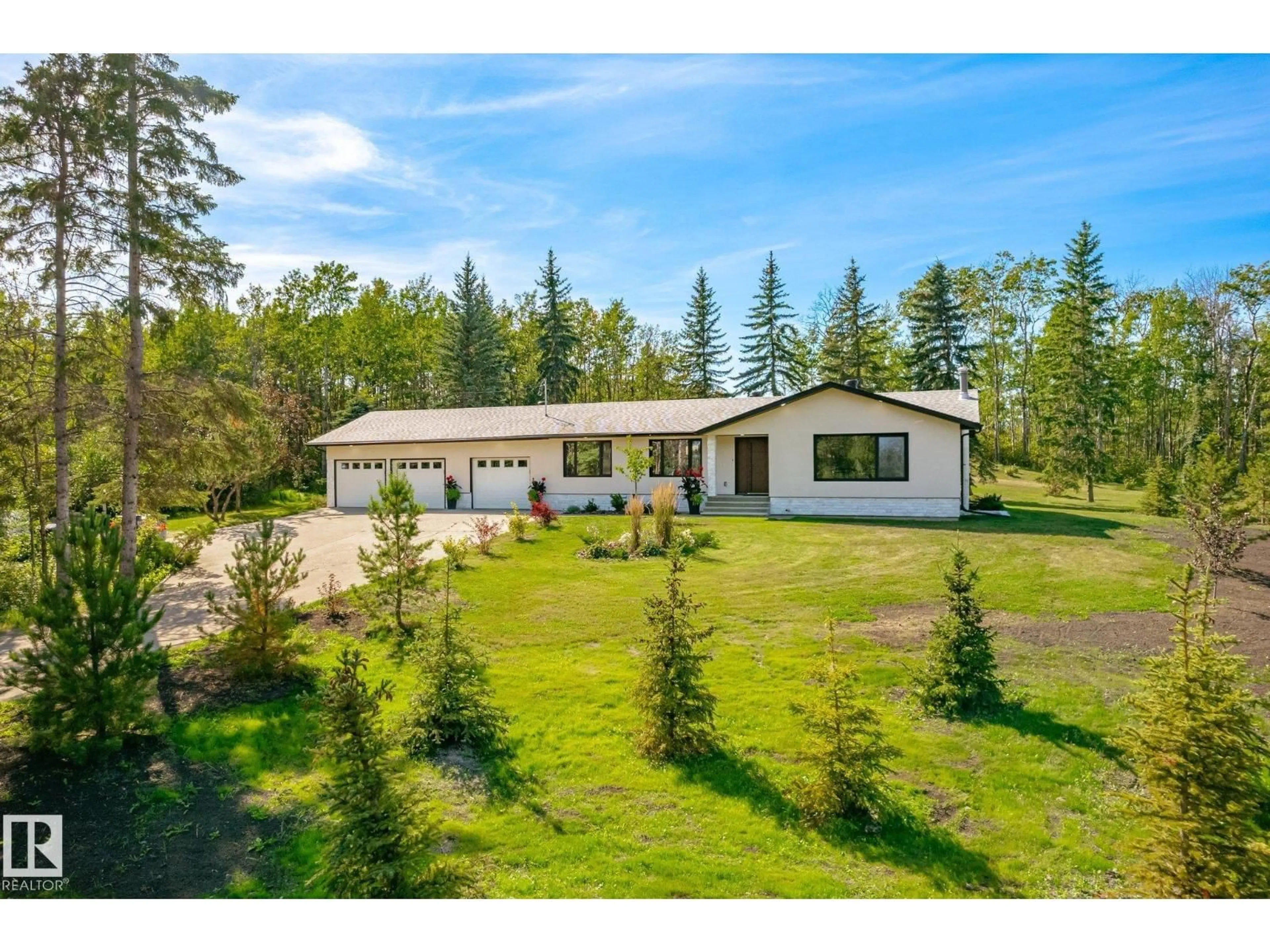A pic from outside/outdoor area/front of a property/back of a property/a pic from drone, unknown for 62 52145 RGE ROAD 225, Rural Strathcona County Alberta T8C1C4