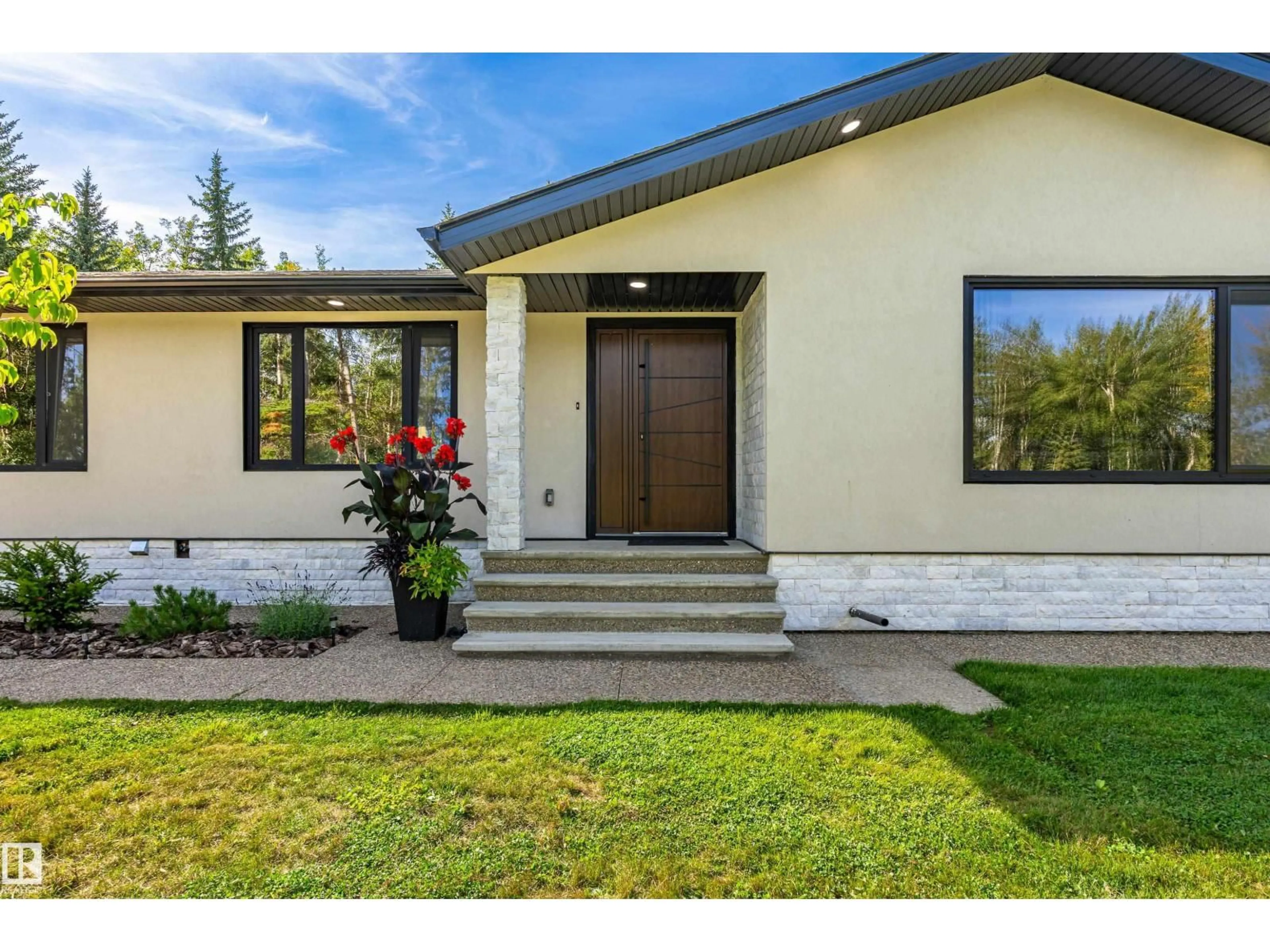 Home with vinyl exterior material, street for 62 52145 RGE ROAD 225, Rural Strathcona County Alberta T8C1C4