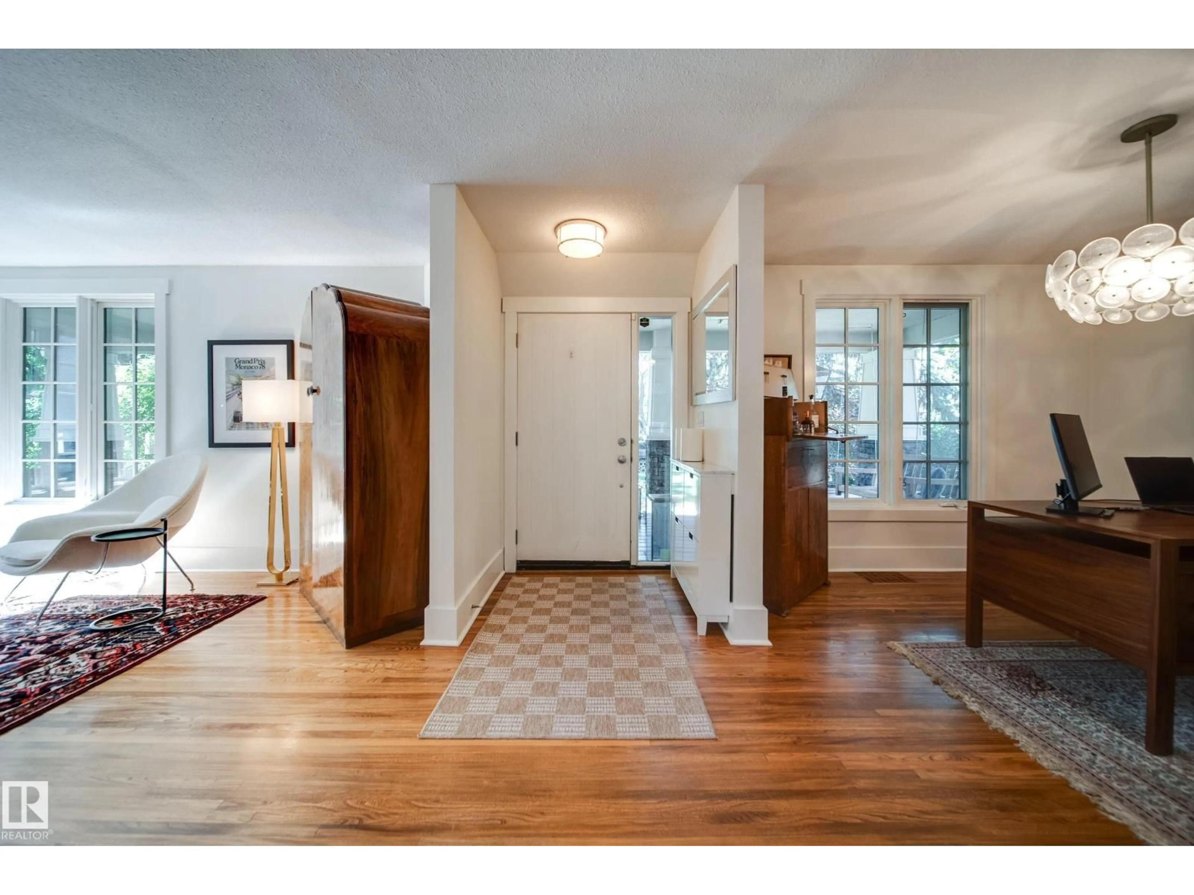 Indoor entryway for 10335 137 ST, Edmonton Alberta T5N2H2