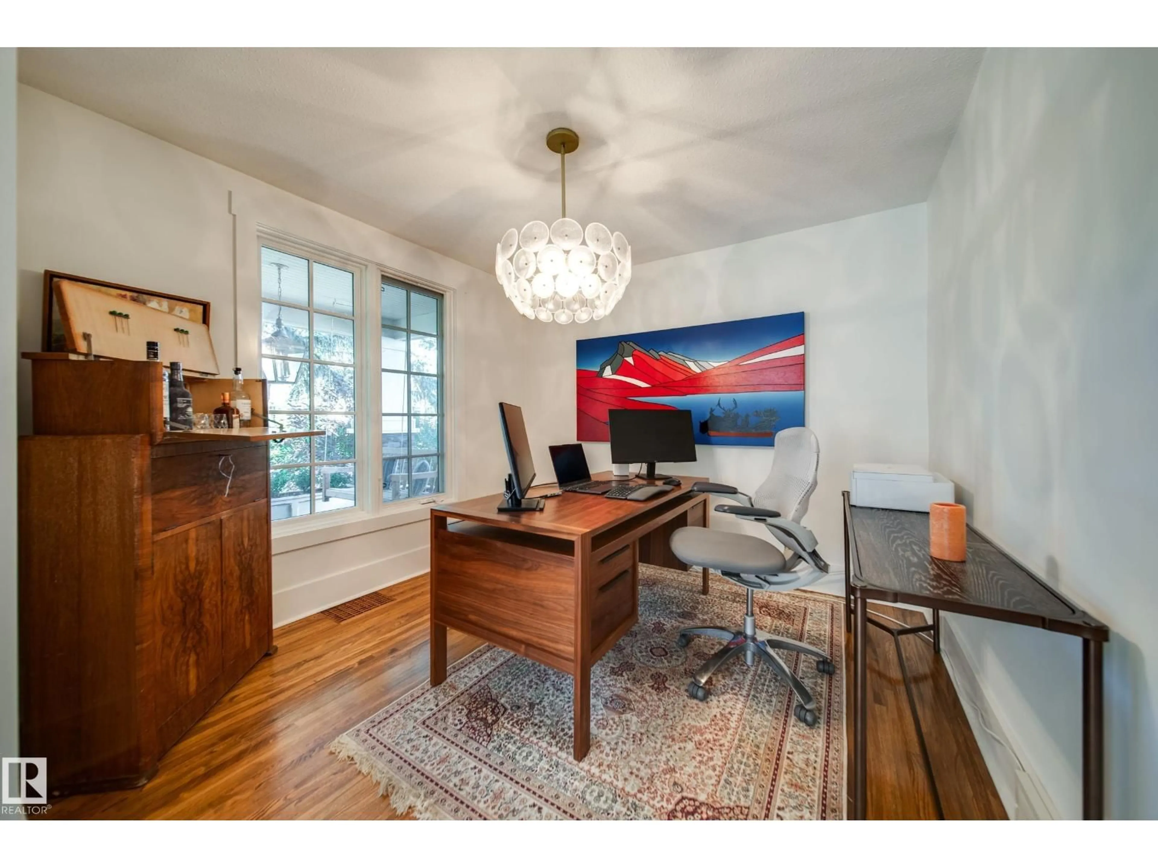 A pic of a room for 10335 137 ST, Edmonton Alberta T5N2H2