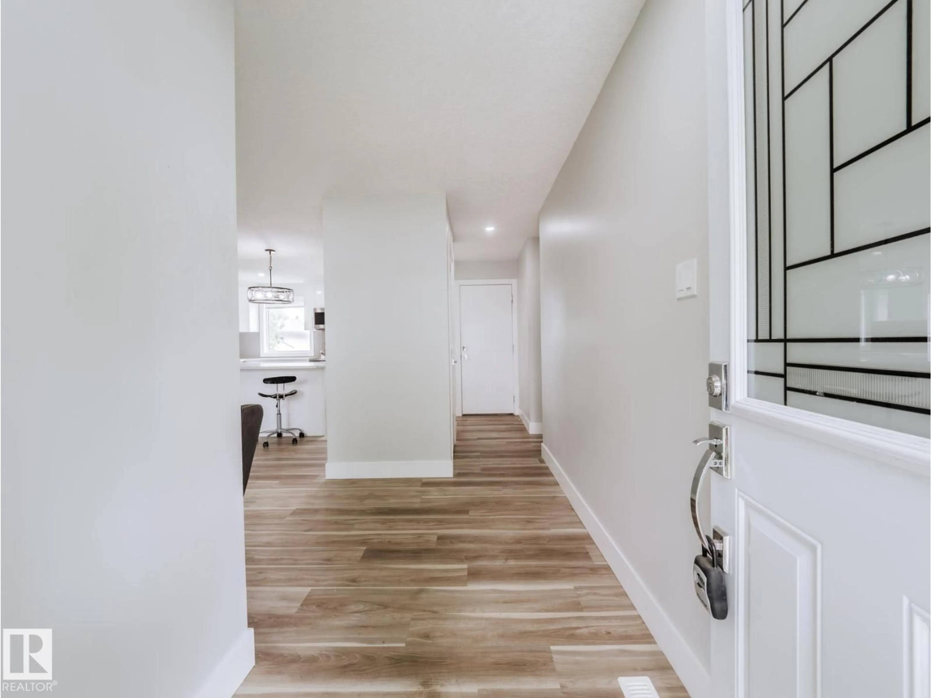 Indoor entryway for NW - 15011 59 ST, Edmonton Alberta T5A1Y6
