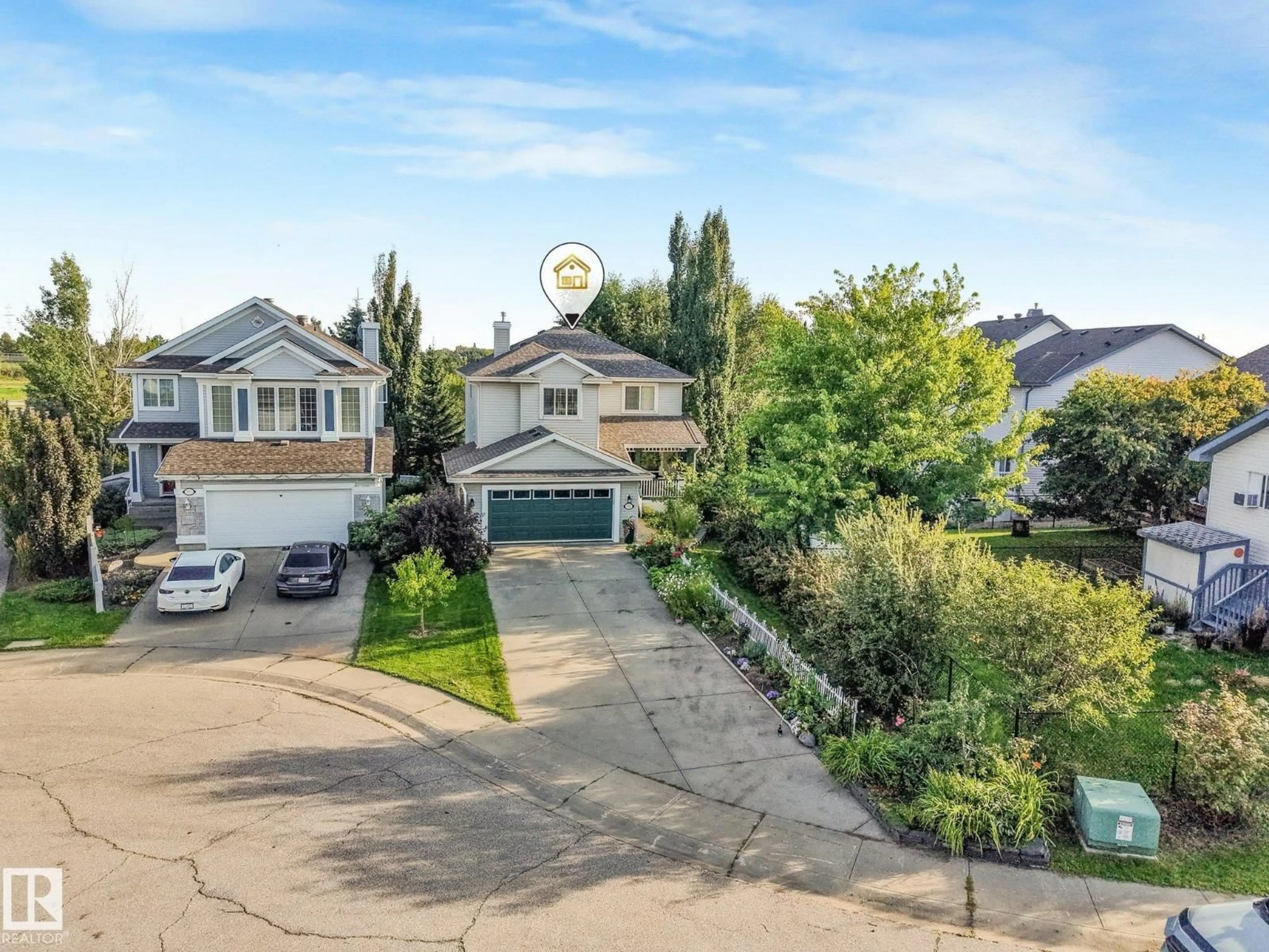 A pic from outside/outdoor area/front of a property/back of a property/a pic from drone, street for 570 GLENWRIGHT CR, Edmonton Alberta T5T6K8