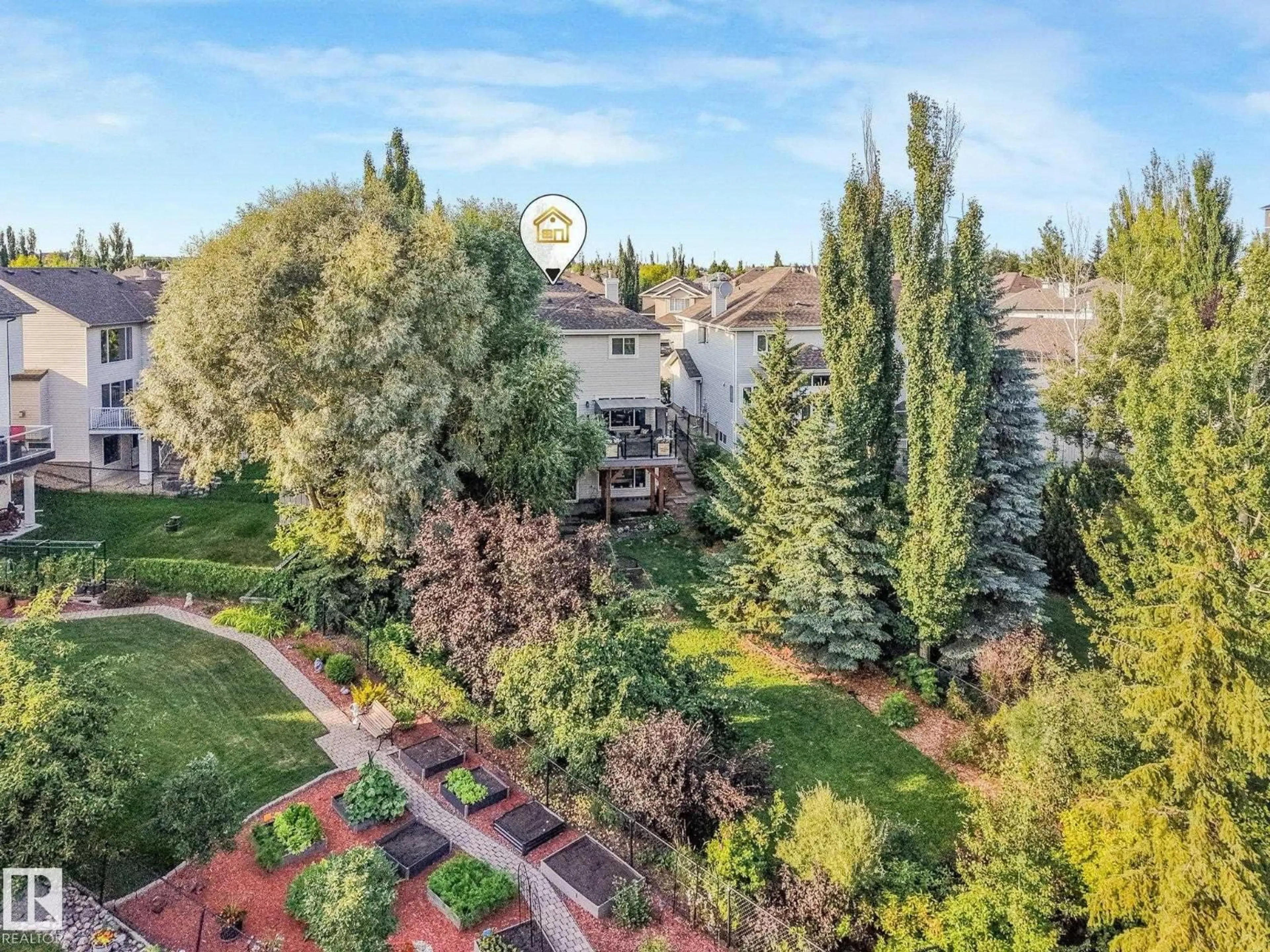 A pic from outside/outdoor area/front of a property/back of a property/a pic from drone, unknown for 570 GLENWRIGHT CR, Edmonton Alberta T5T6K8