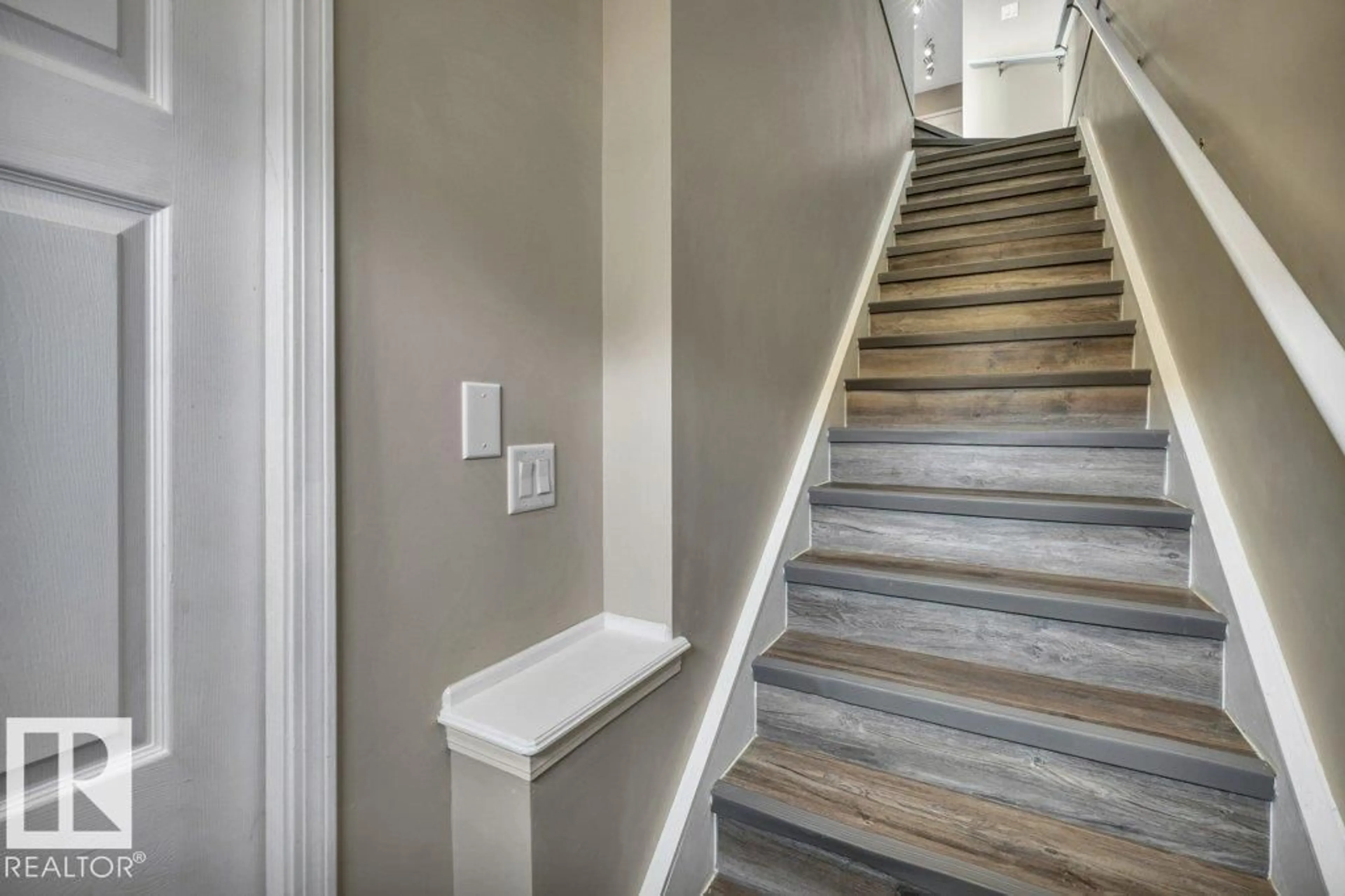 Stairs for 79 - 57E BELLEROSE DR, St. Albert Alberta T8N1C5