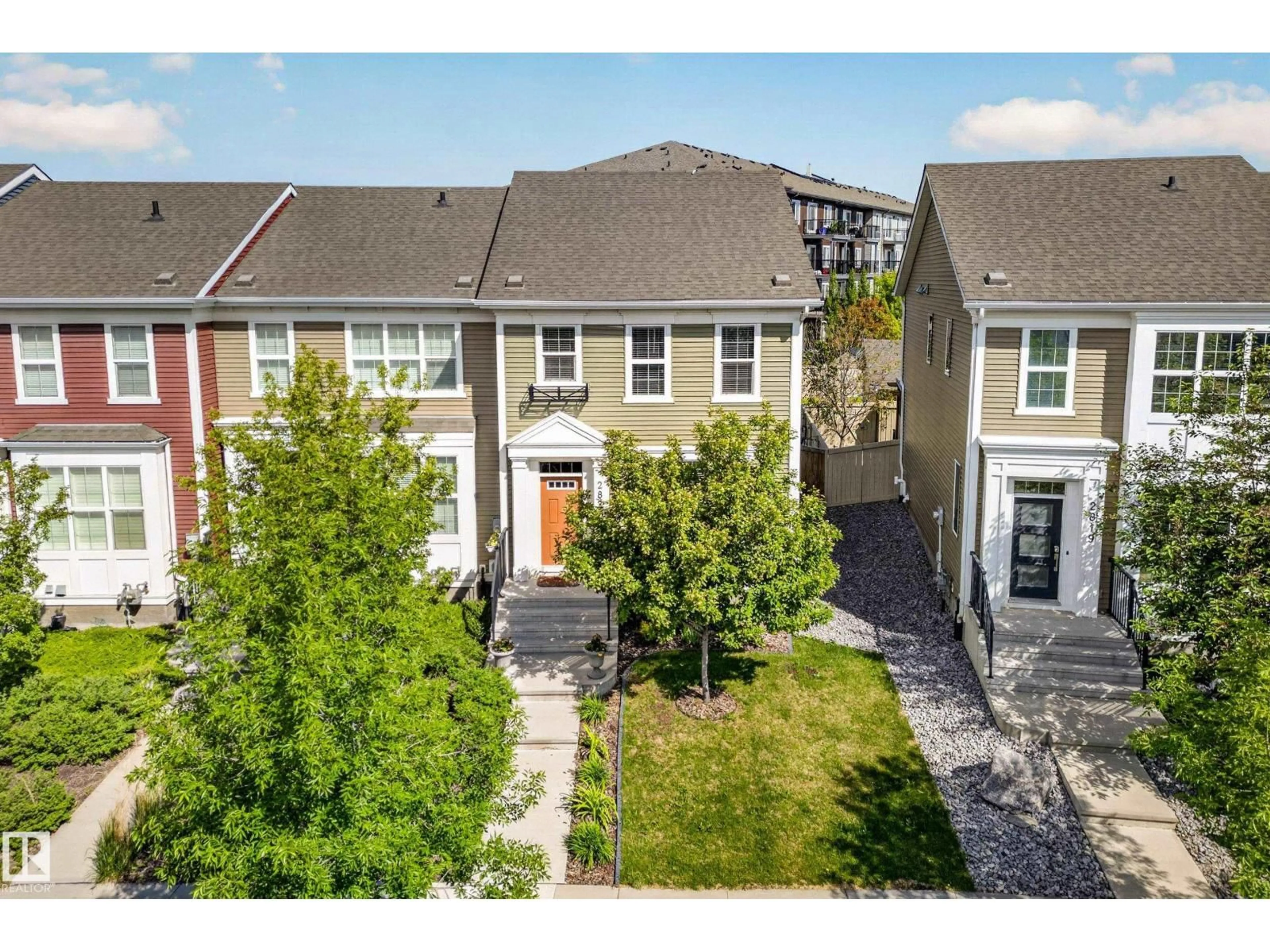 A pic from outside/outdoor area/front of a property/back of a property/a pic from drone, street for 2821 MAPLE WY, Edmonton Alberta T6T0Z7