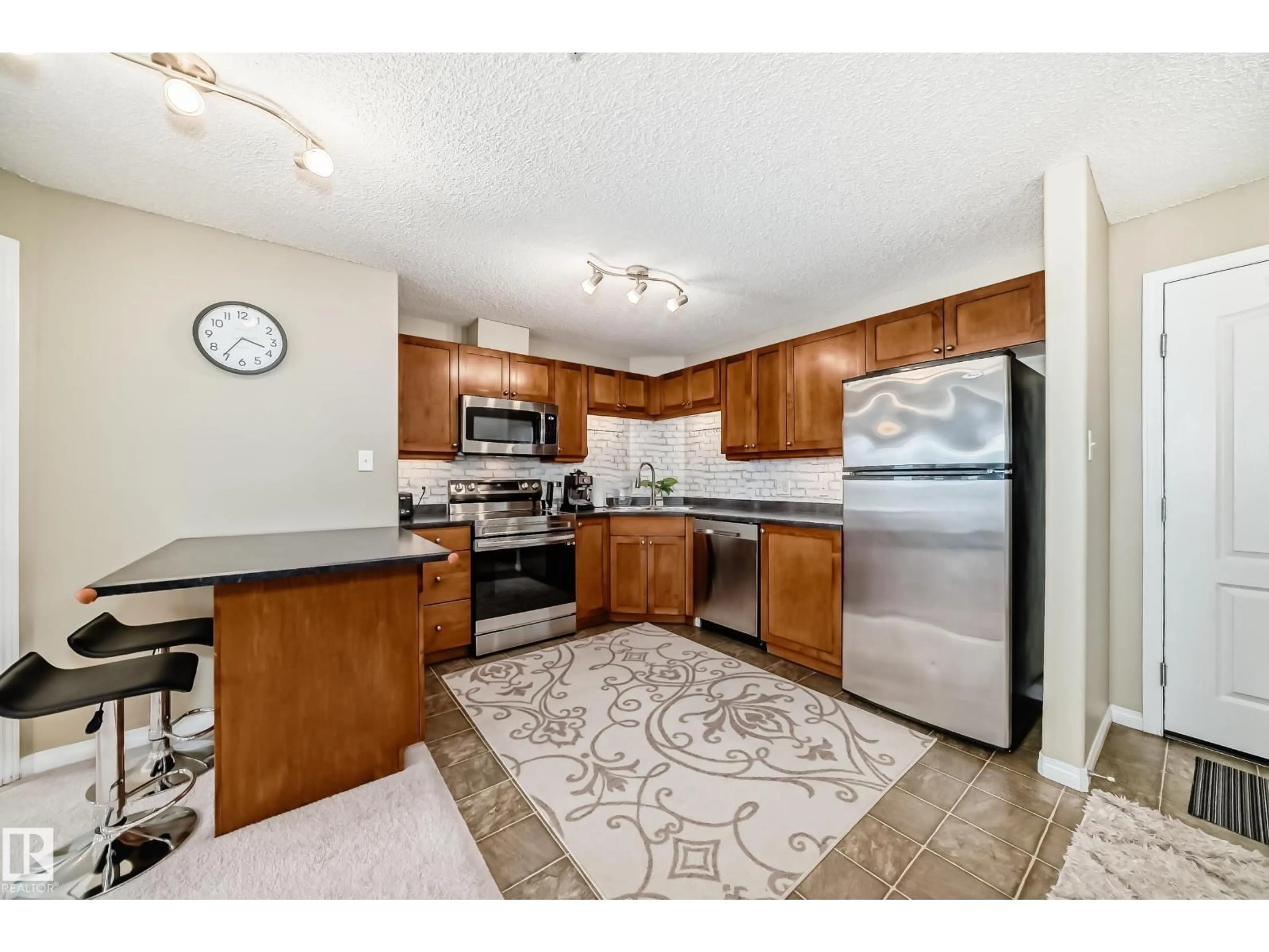 Standard kitchen, unknown for 1309 SOUTH TERWILLEGAR DR, Edmonton Alberta T6R0E1
