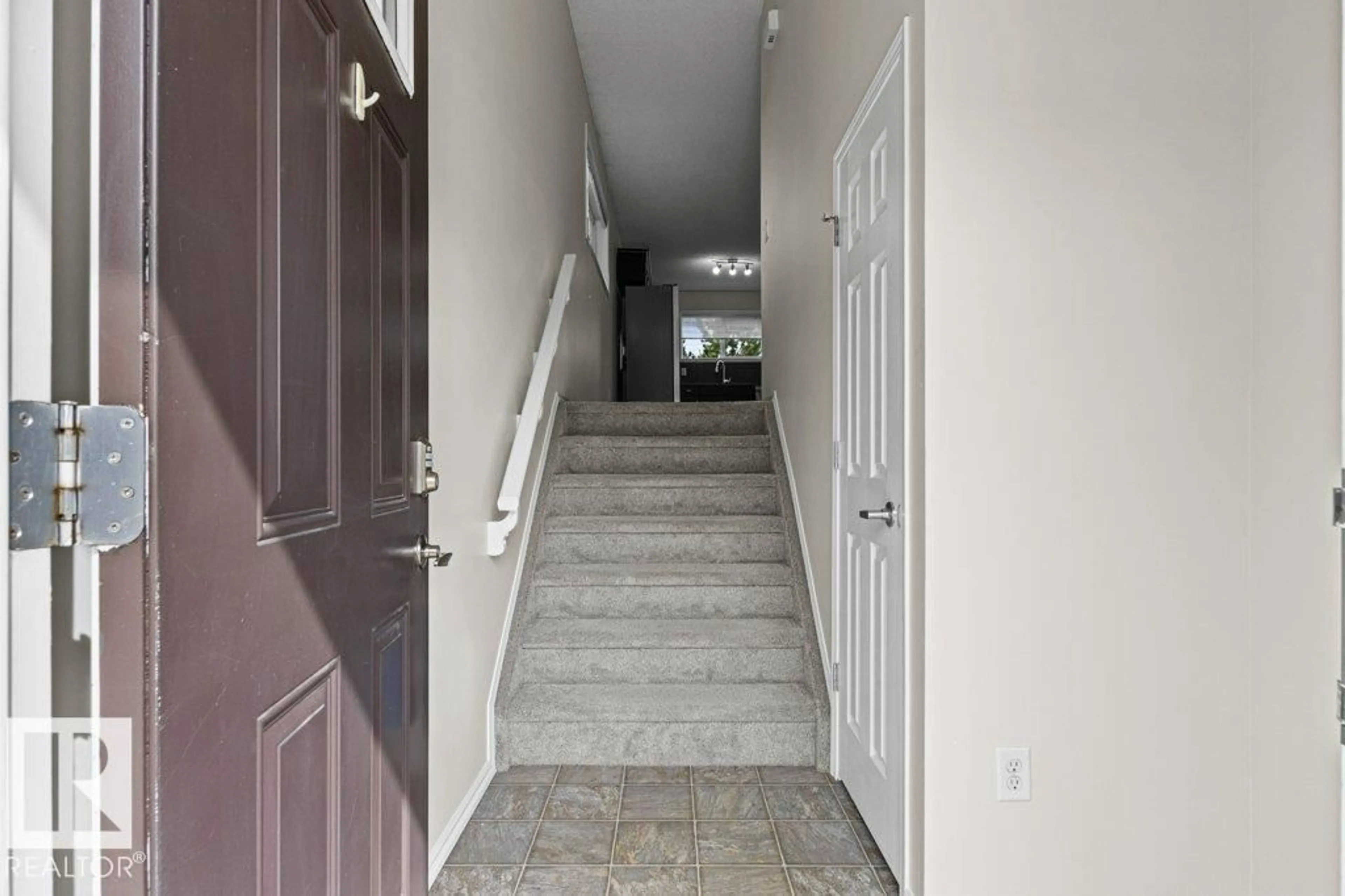 Indoor foyer for 199 142 SELKIRK PL, Leduc Alberta T9E0M9