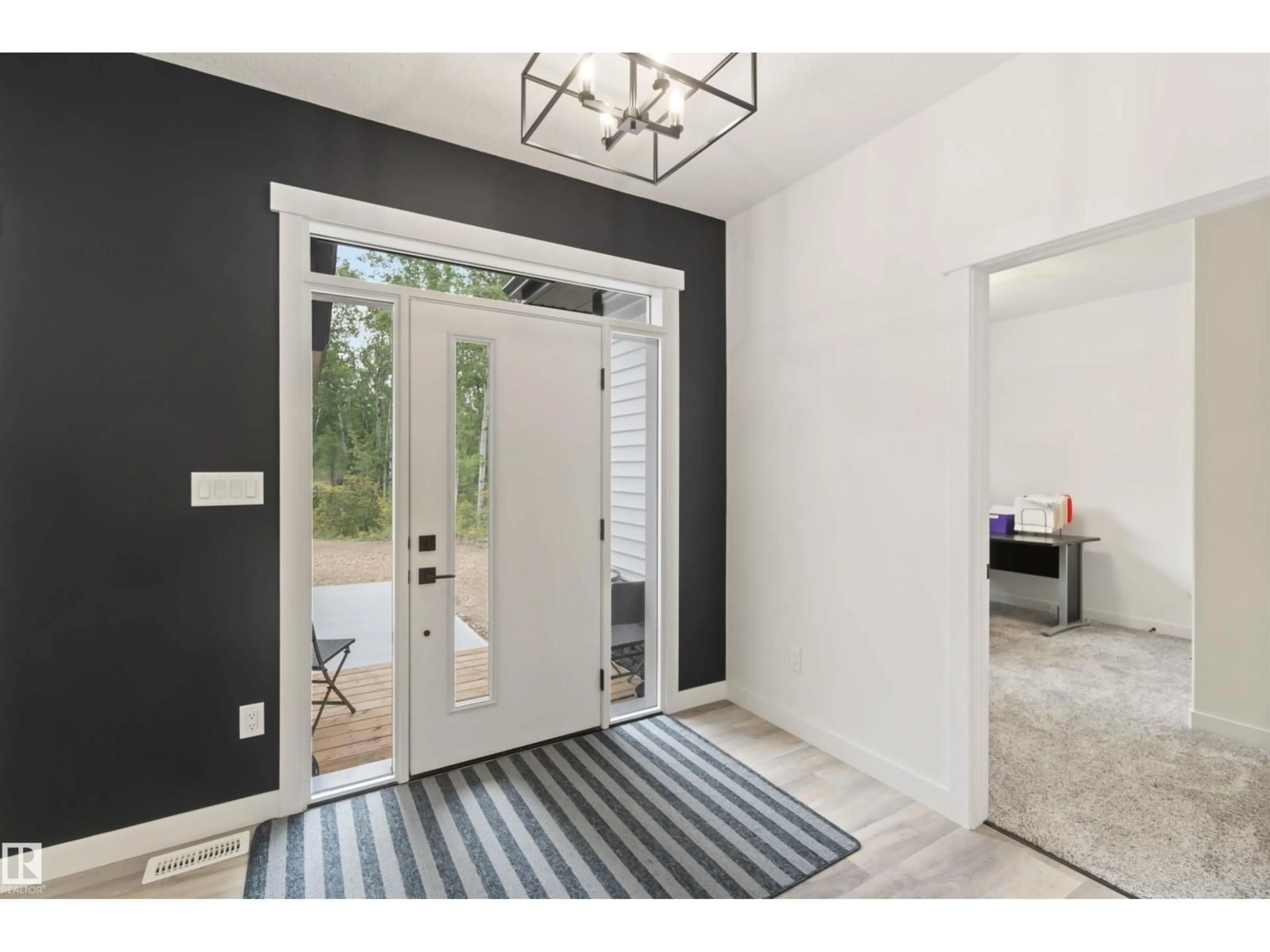 Indoor entryway for #9 - 53417 RANGE ROAD 14, Rural Parkland County Alberta T7Y0B5