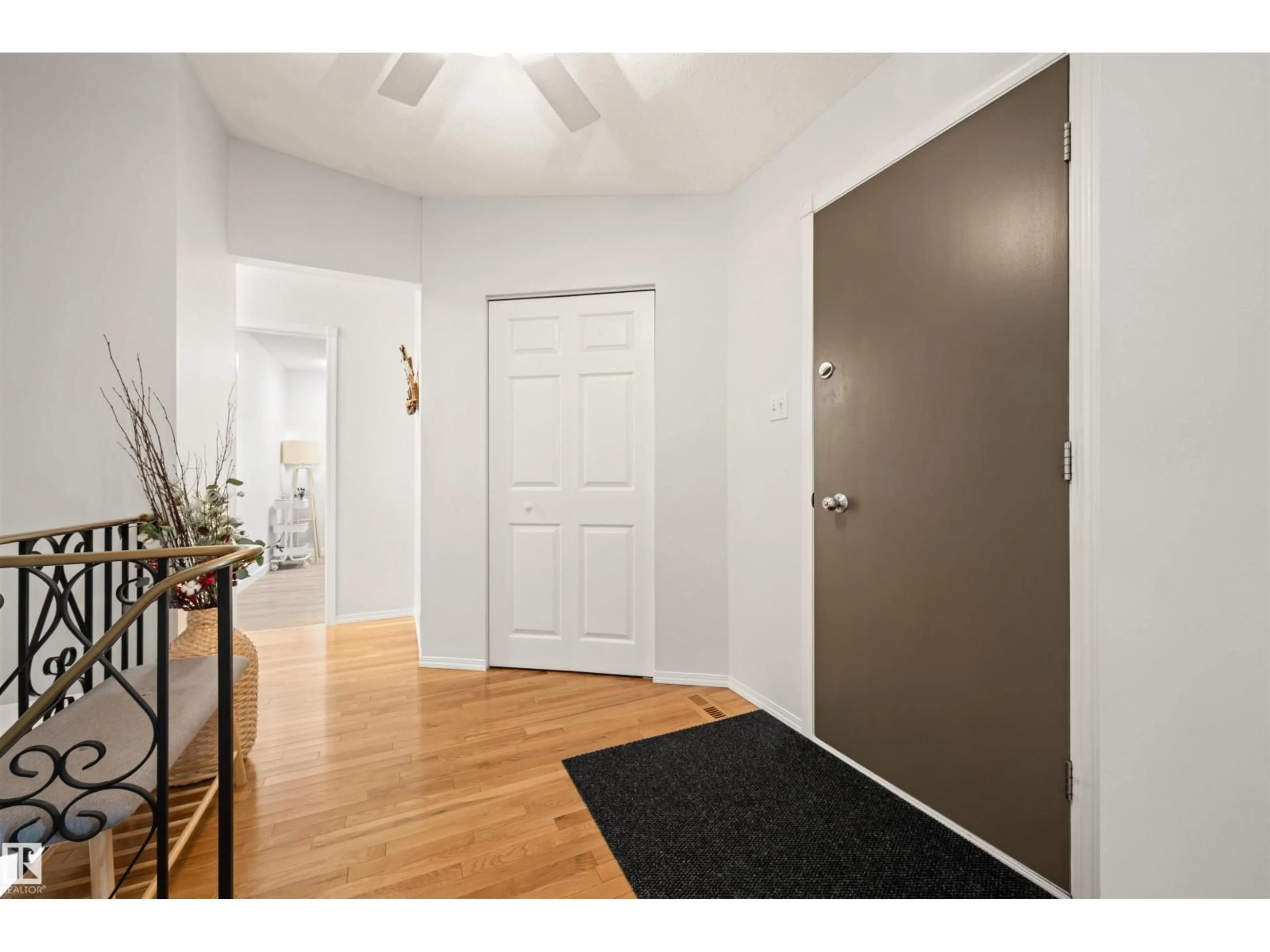 Indoor entryway for NW - 17308 78 AV, Edmonton Alberta T5T0J1