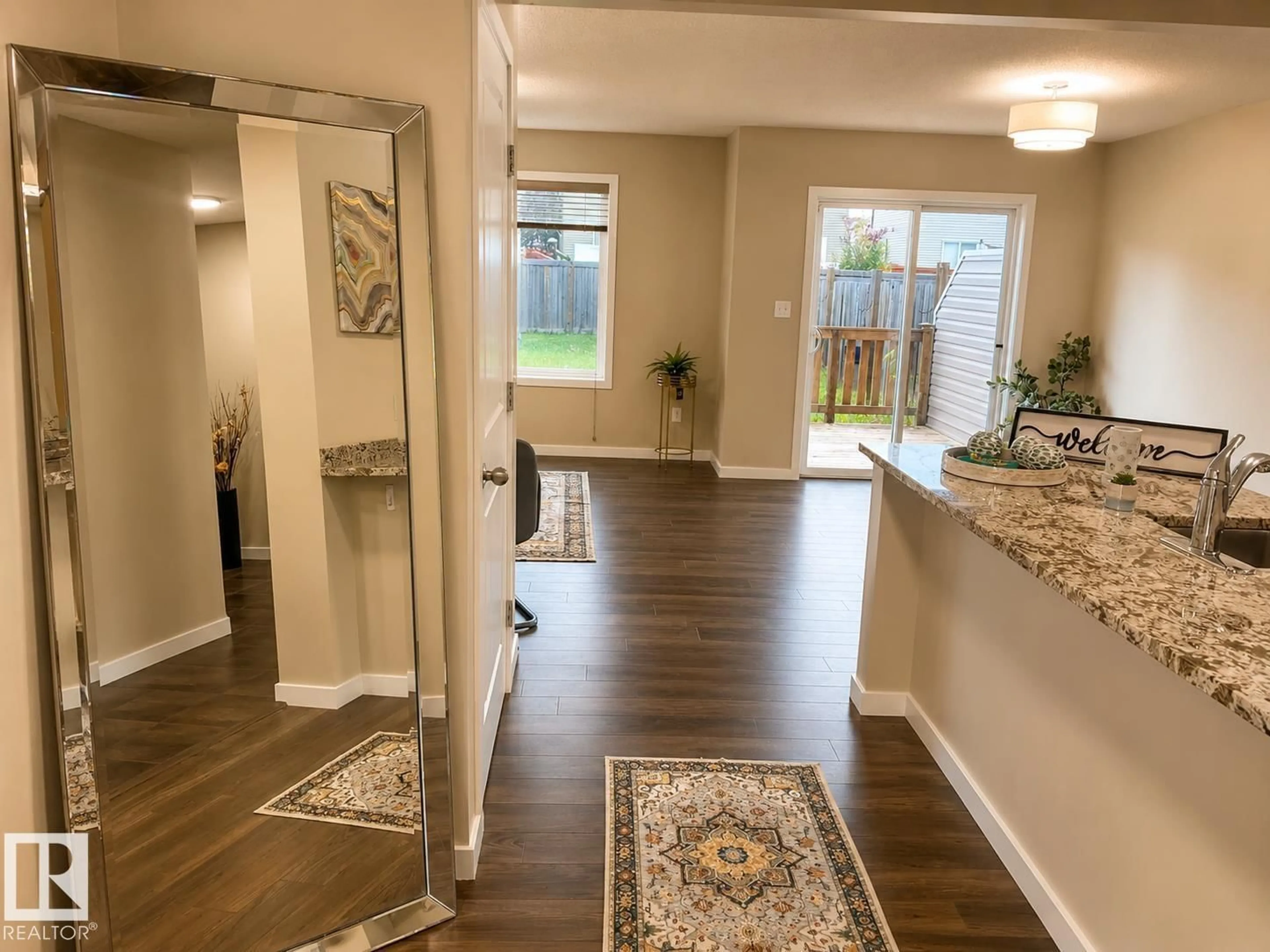 Indoor entryway for 5407 14 AV, Edmonton Alberta T6X1S2