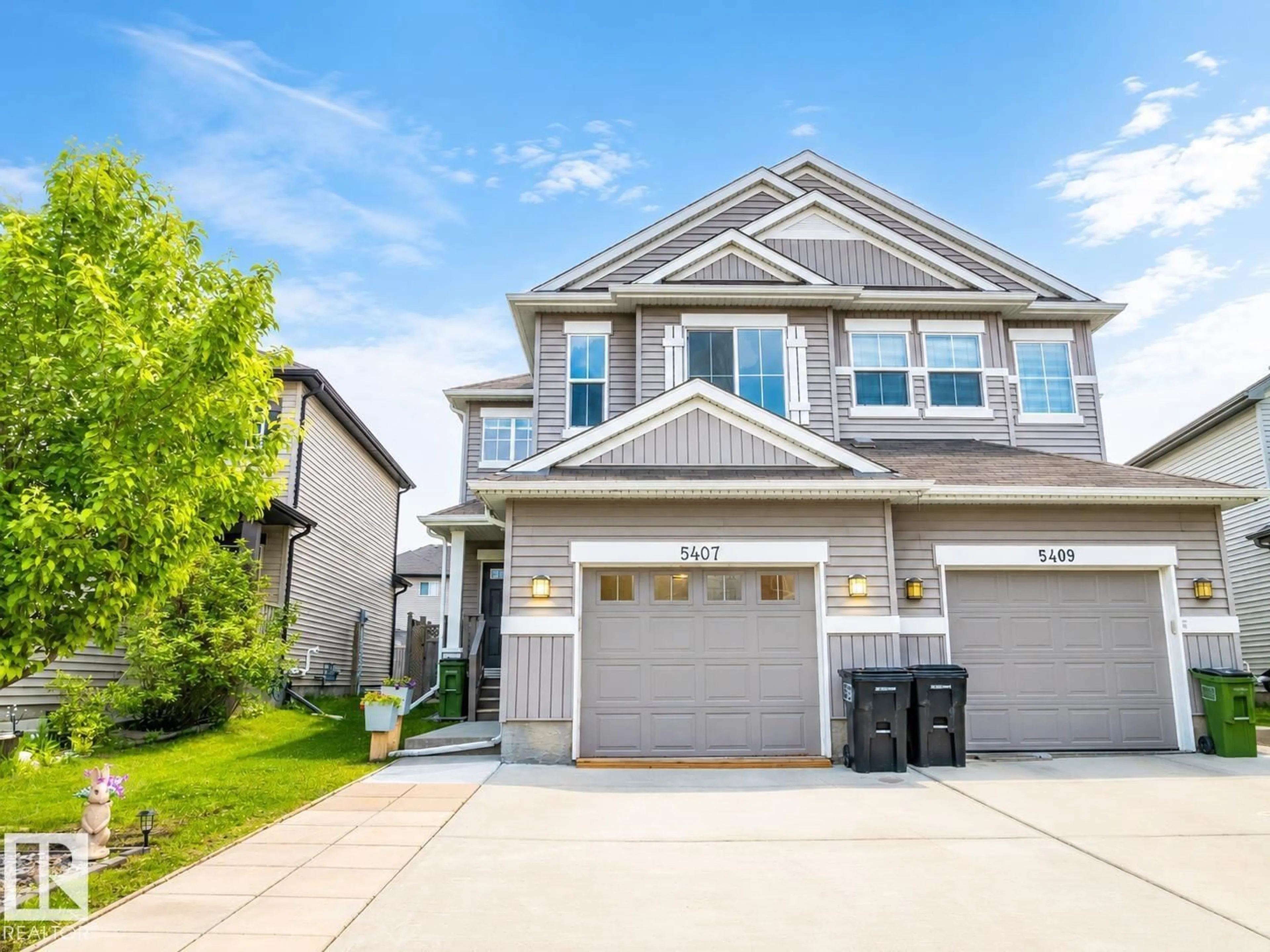 Home with vinyl exterior material, street for 5407 14 AV, Edmonton Alberta T6X1S2