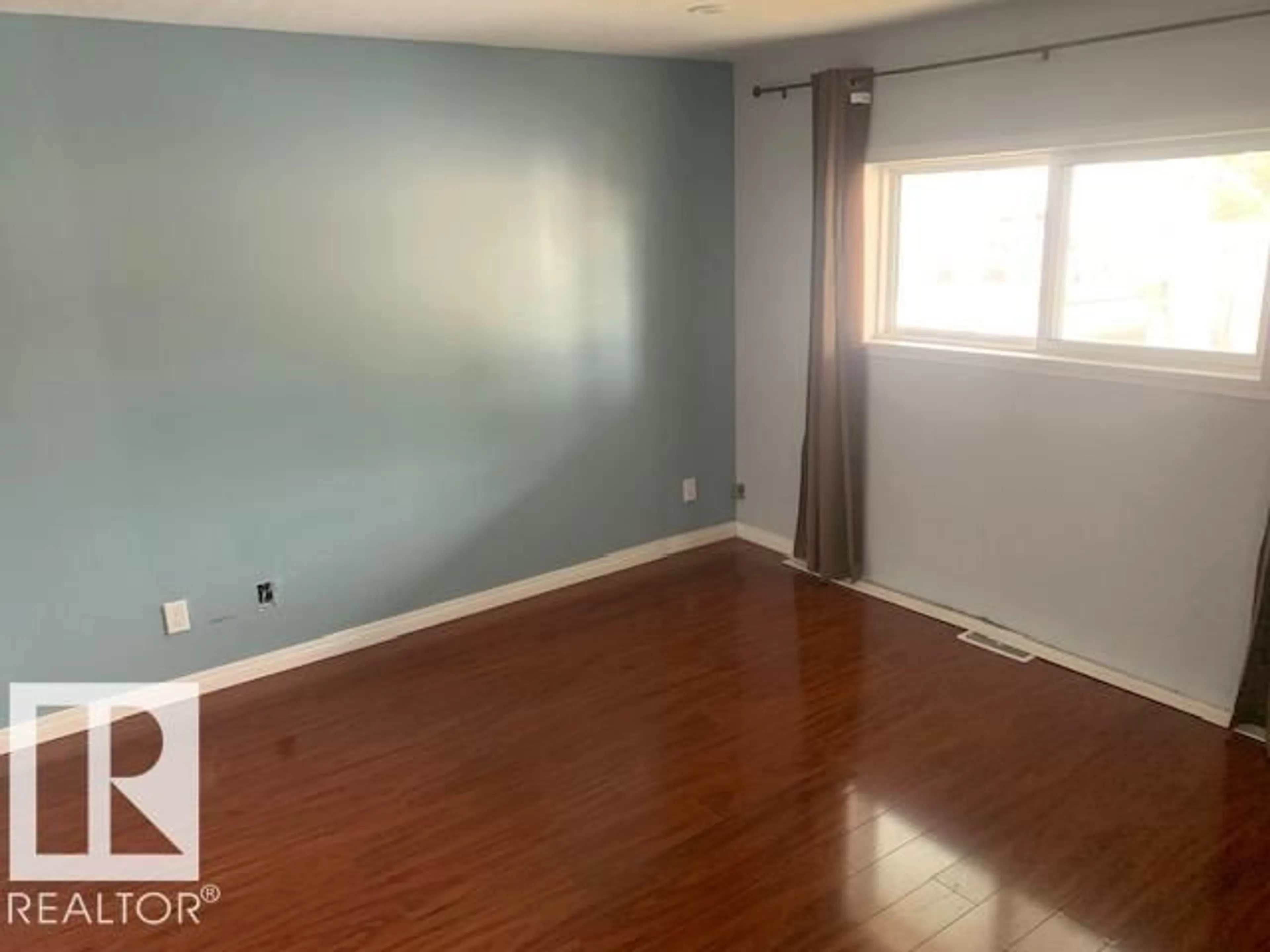 A pic of a room for 198 LEE RIDGE RD, Edmonton Alberta T6K0M9