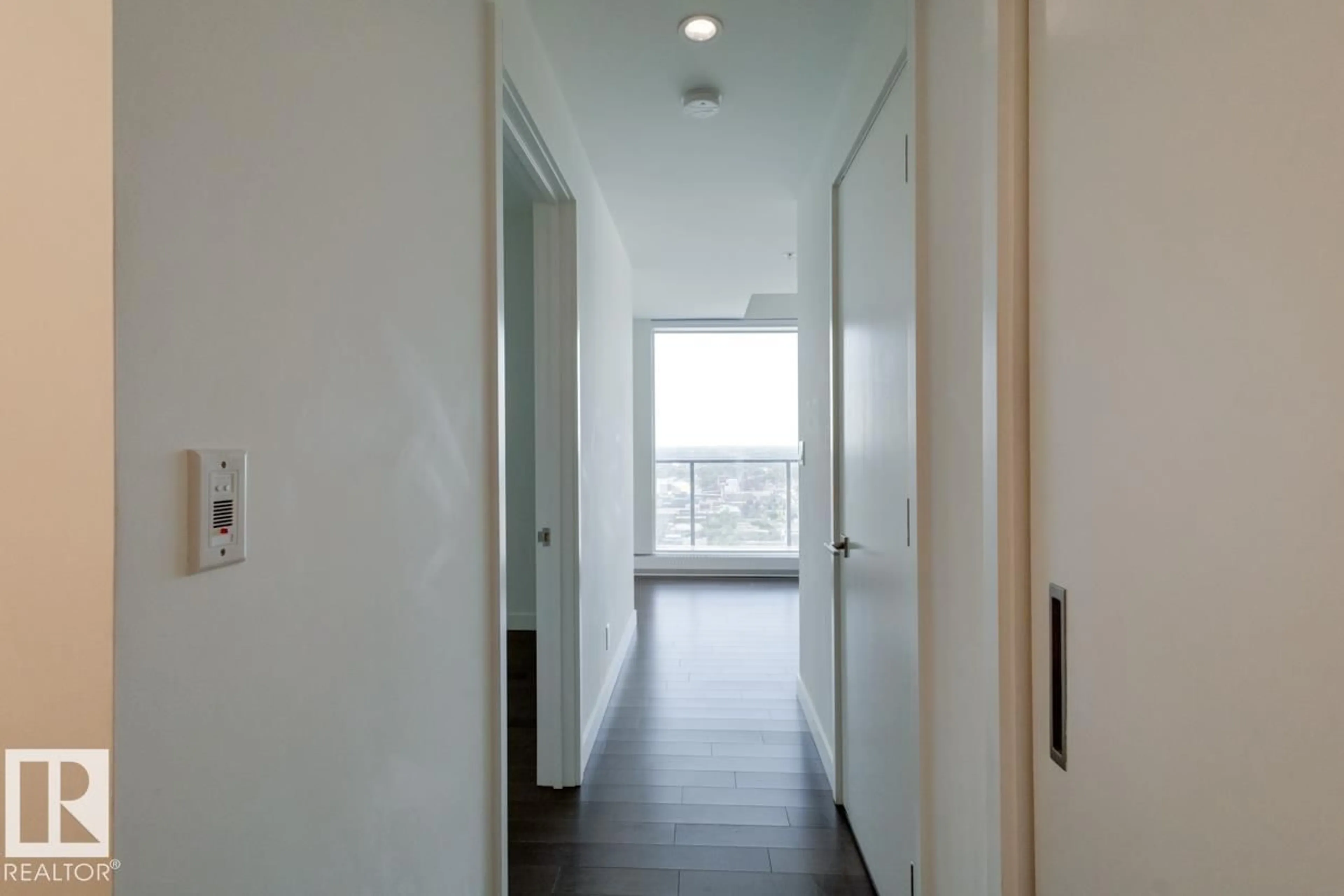 Indoor foyer for NW - 2703 102 ST, Edmonton Alberta T5J0K9