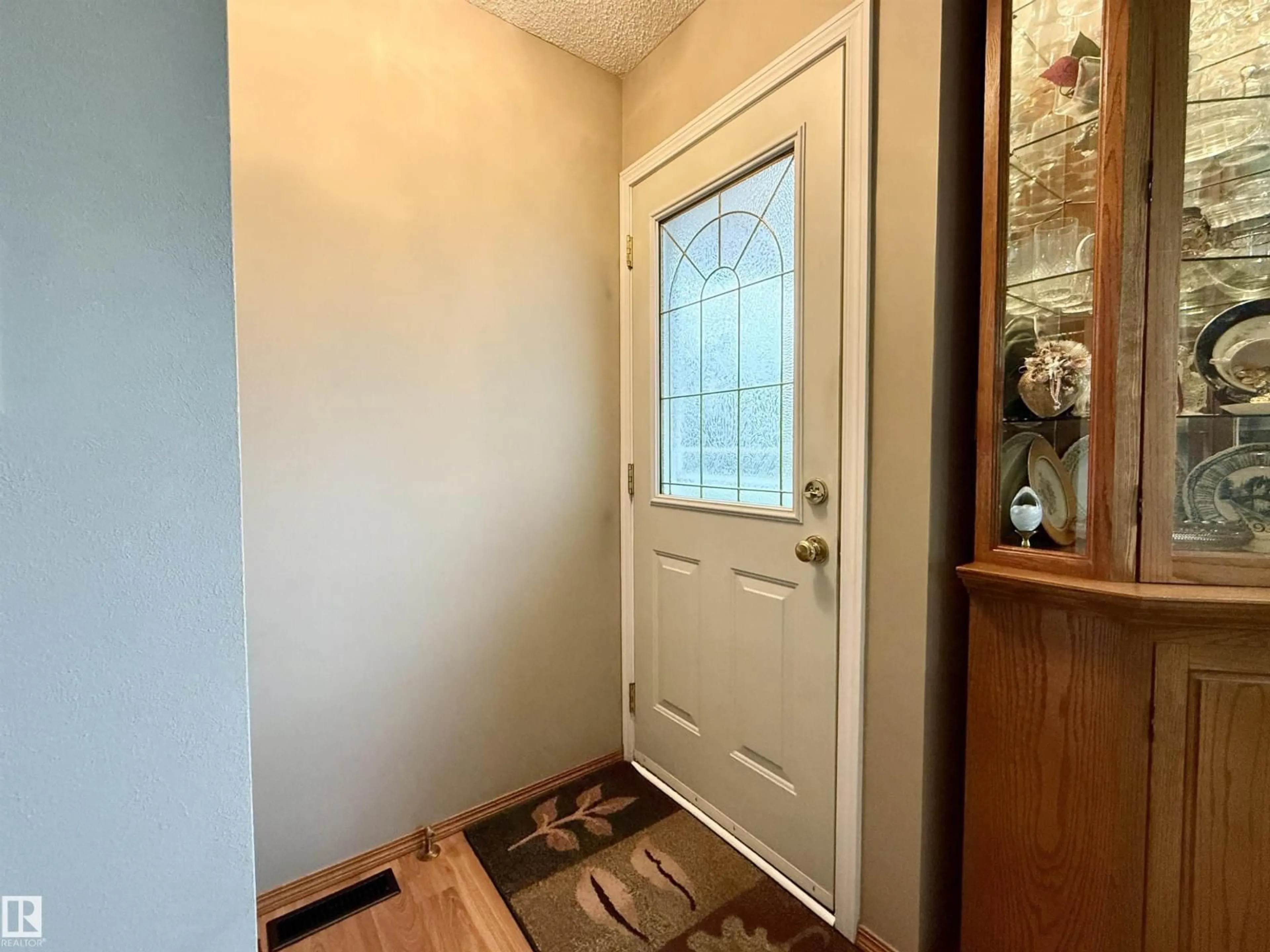 Indoor entryway for 9326 81 ST, Fort Saskatchewan Alberta T8L3L2