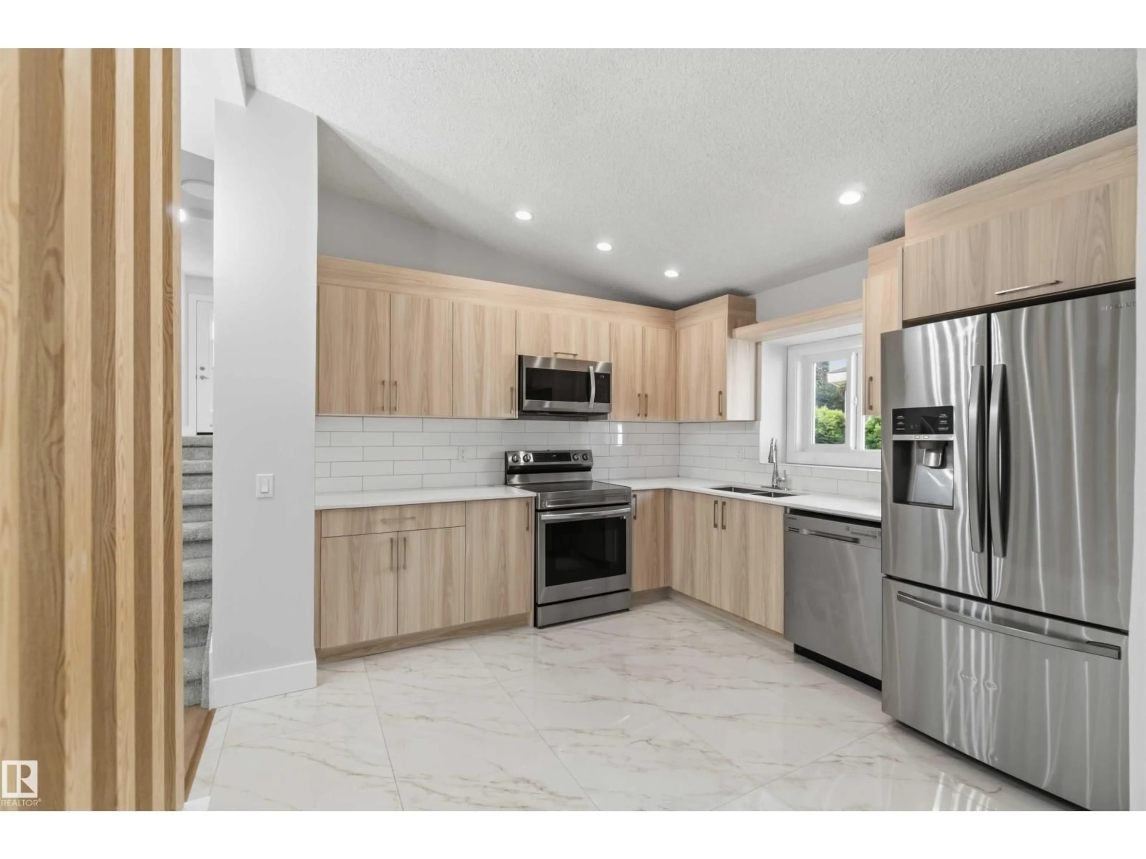 Open concept kitchen, ceramic/tile floor for 43 VENTNOR PL, Sherwood Park Alberta T8A4W8