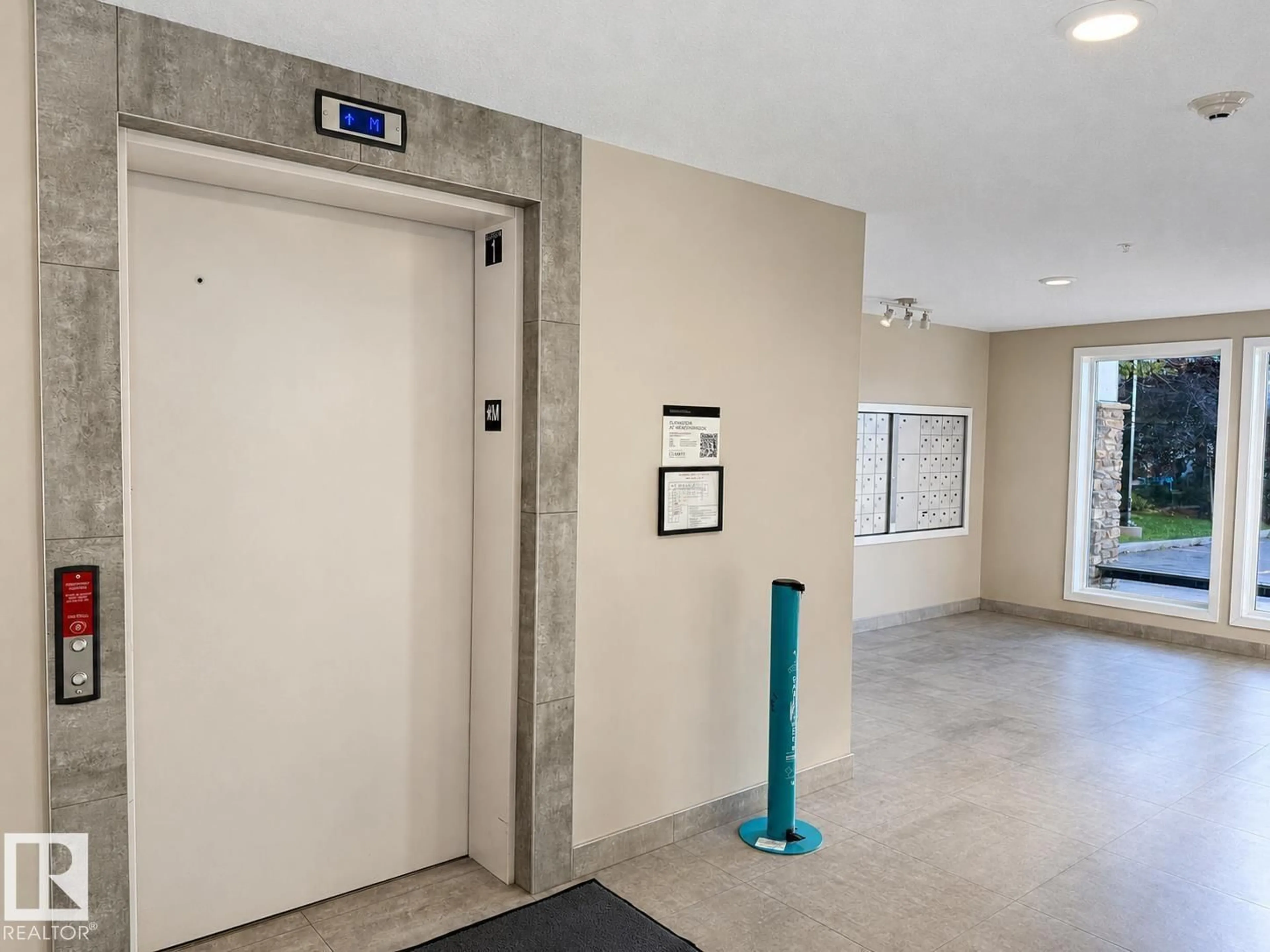 Indoor foyer for #112 - 5404 7 AV, Edmonton Alberta T6X2K4