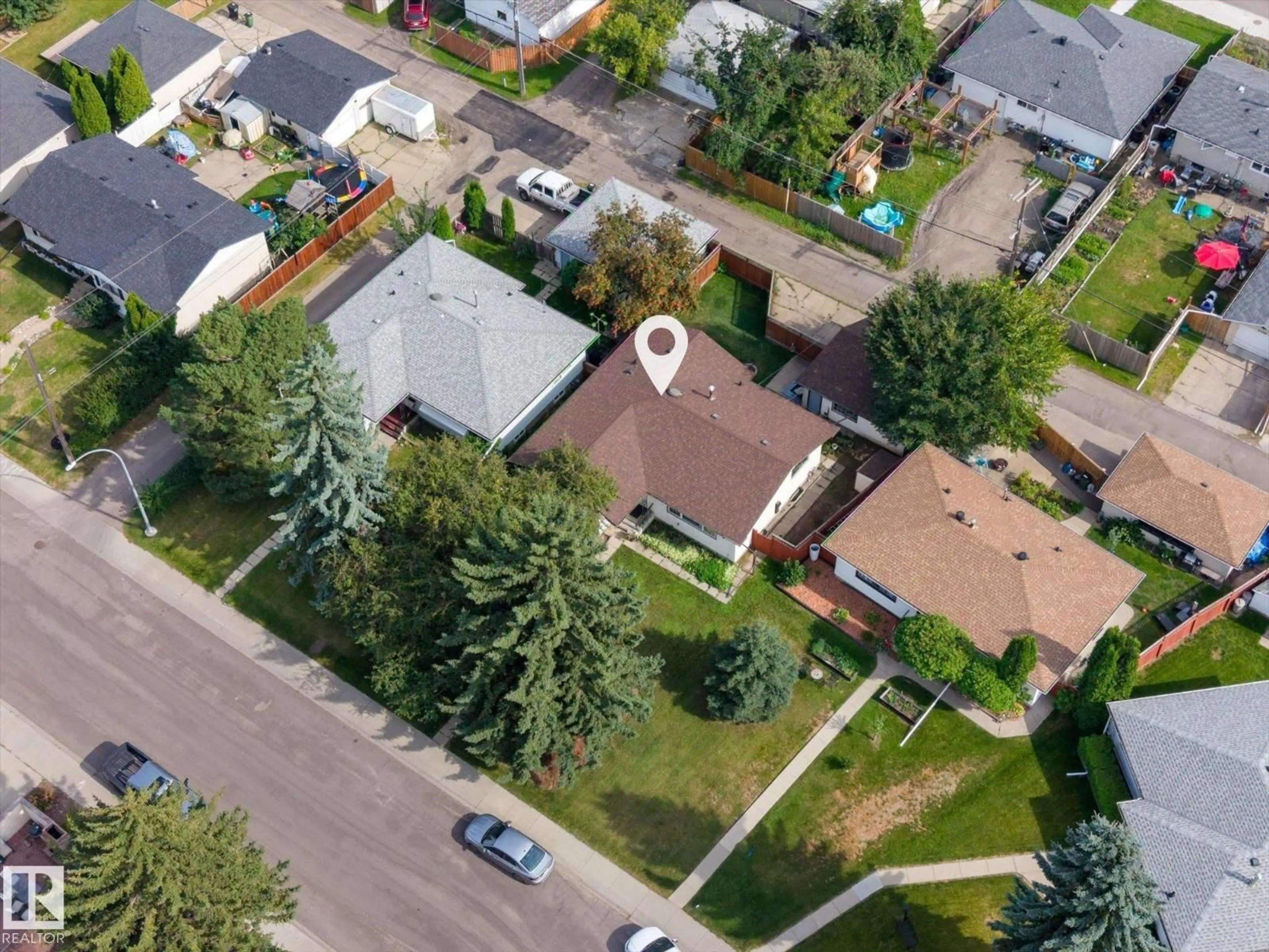 A pic from outside/outdoor area/front of a property/back of a property/a pic from drone, street for 8905 157 ST, Edmonton Alberta T5R2A6