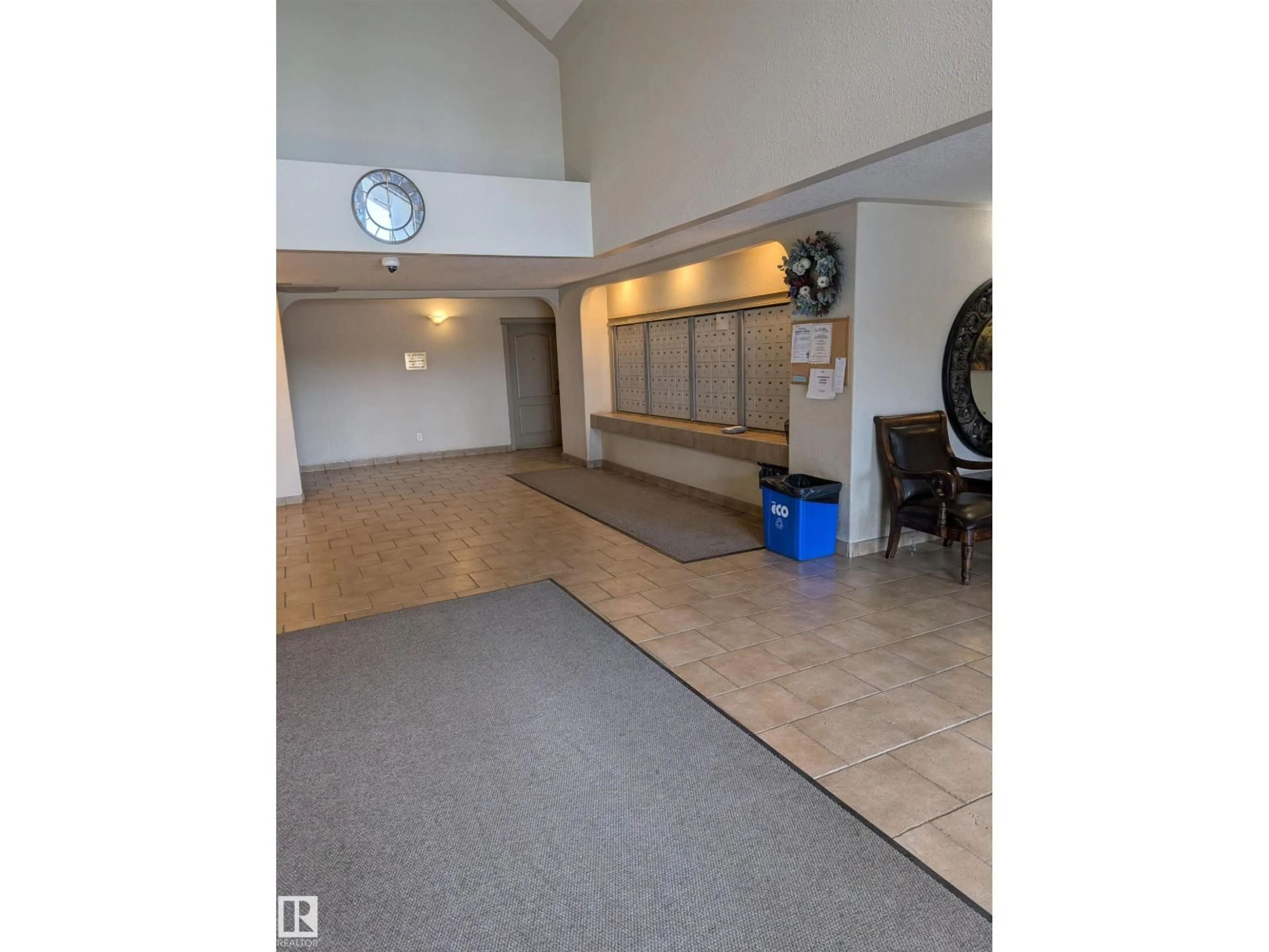 Lobby for 427 - 7511 171 ST NW, Edmonton Alberta T5T6S7