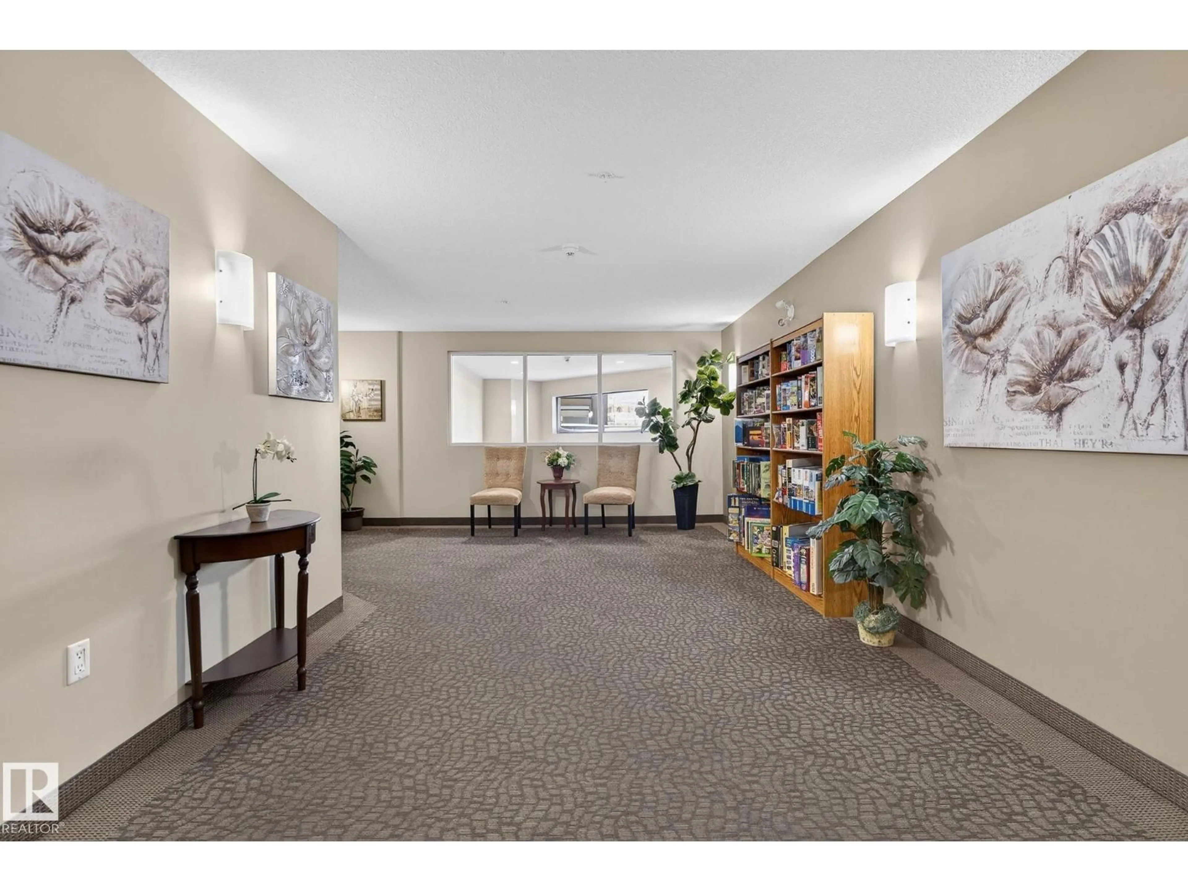 Indoor foyer for 222 - 400 PALISADES WY, Sherwood Park Alberta T8H0H4