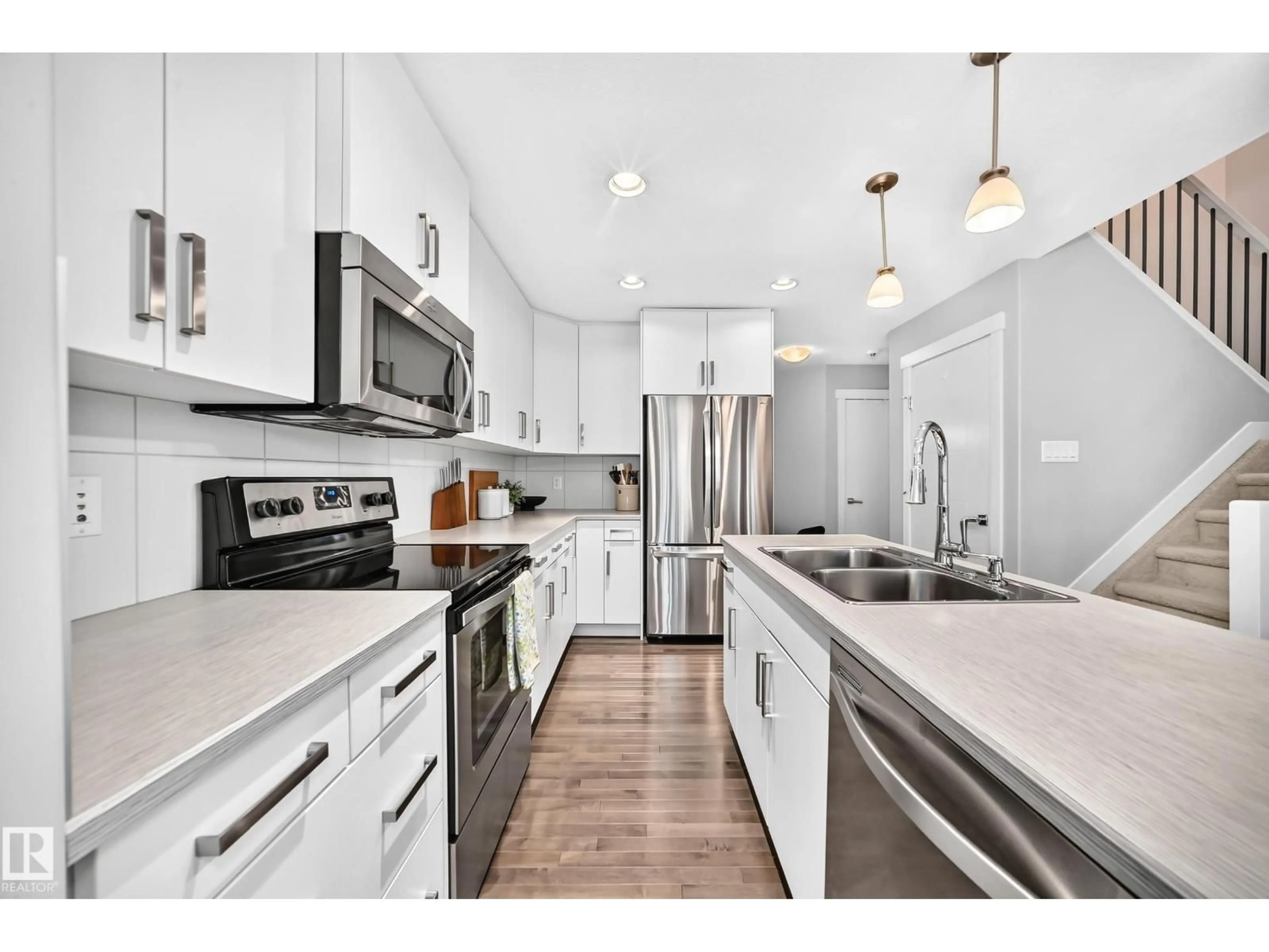 Open concept kitchen, unknown for 7614 ELLESMERE WY, Sherwood Park Alberta T8H0P7