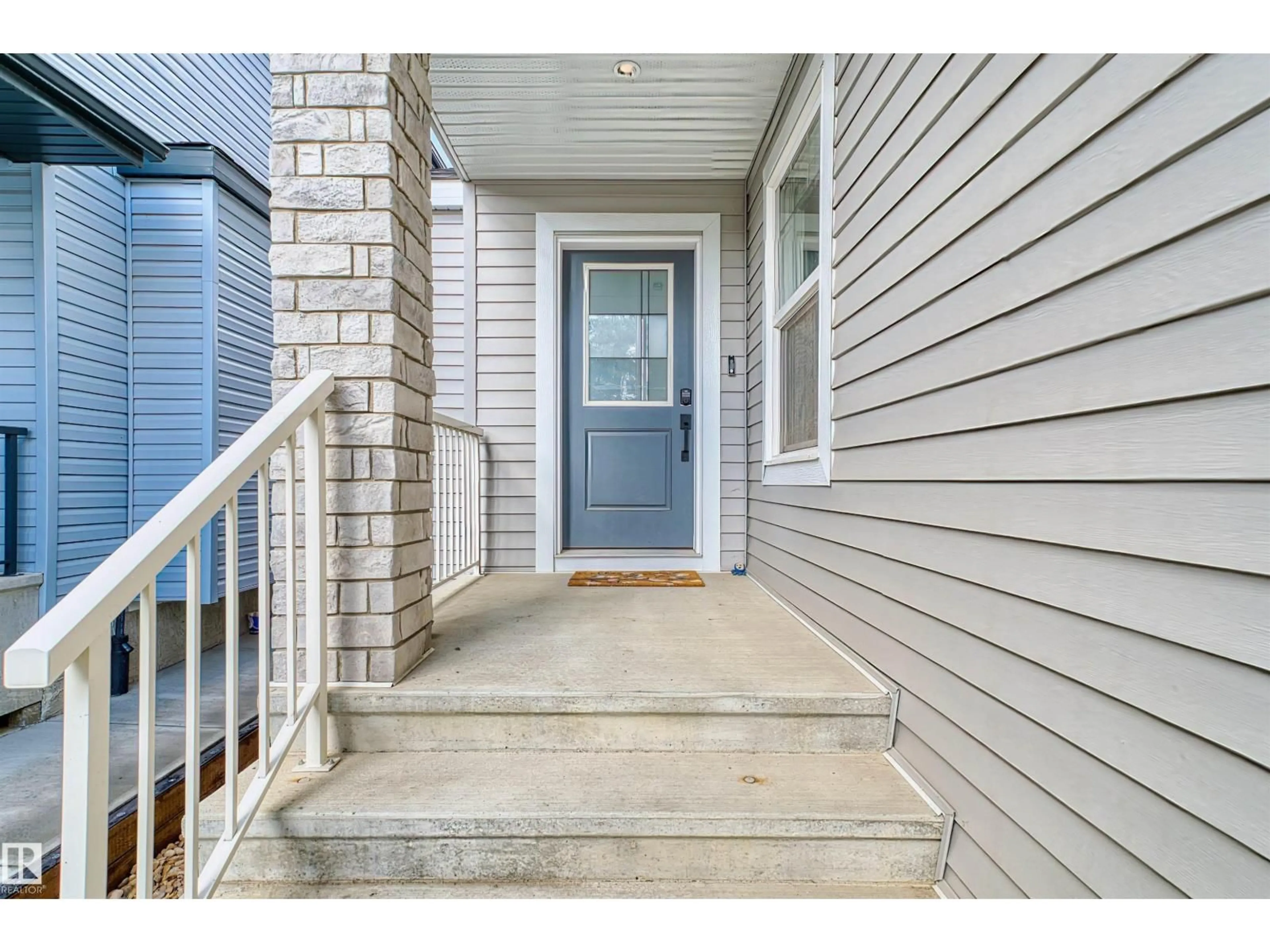 Indoor entryway for 9804 223 ST, Edmonton Alberta T5T7B6