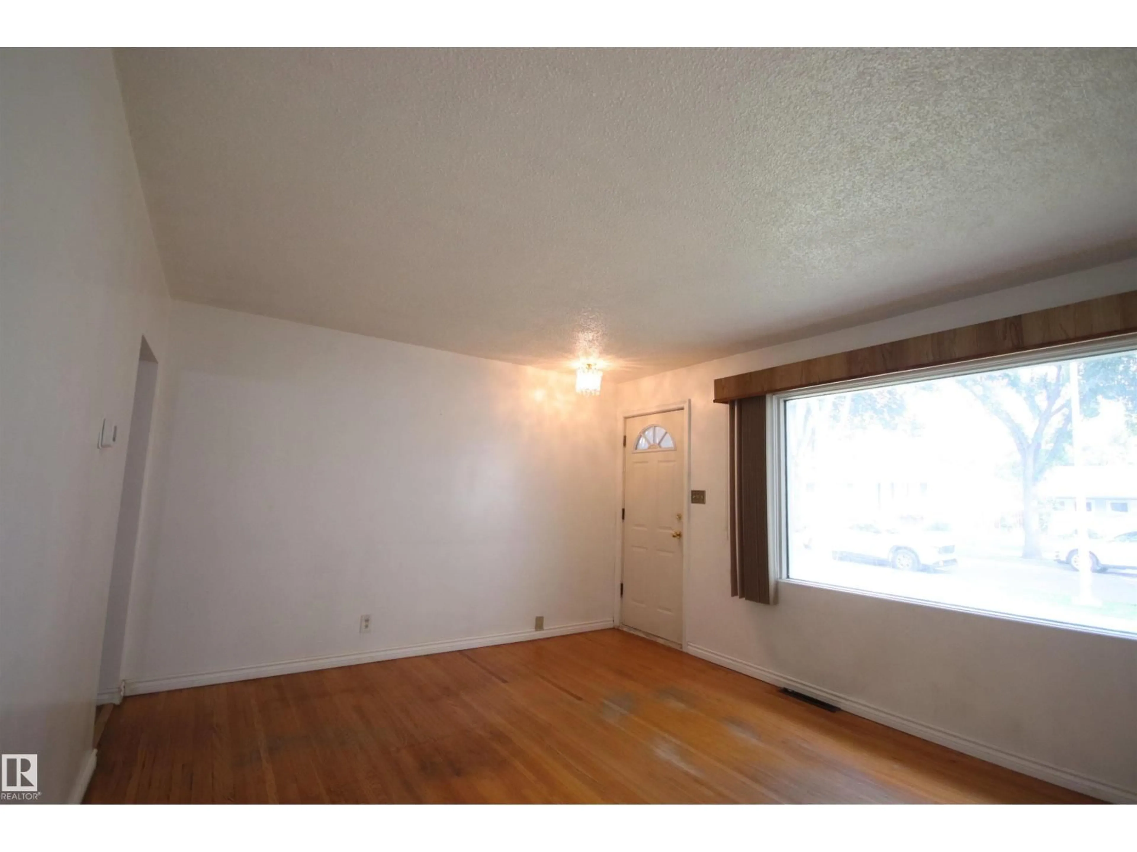 A pic of a room for NW - 12936 115 ST, Edmonton Alberta T5E5G1