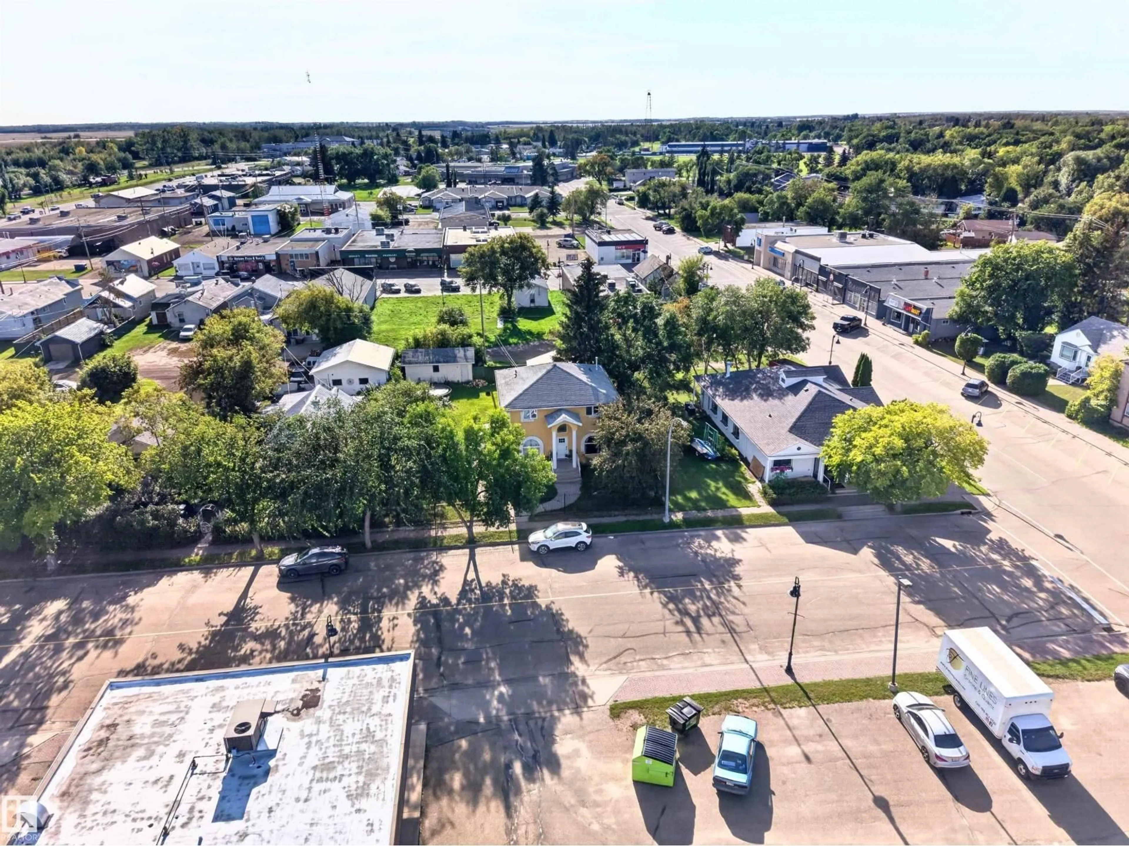 A pic from outside/outdoor area/front of a property/back of a property/a pic from drone, street for 4932 48 ST, Redwater Alberta T0A2W0