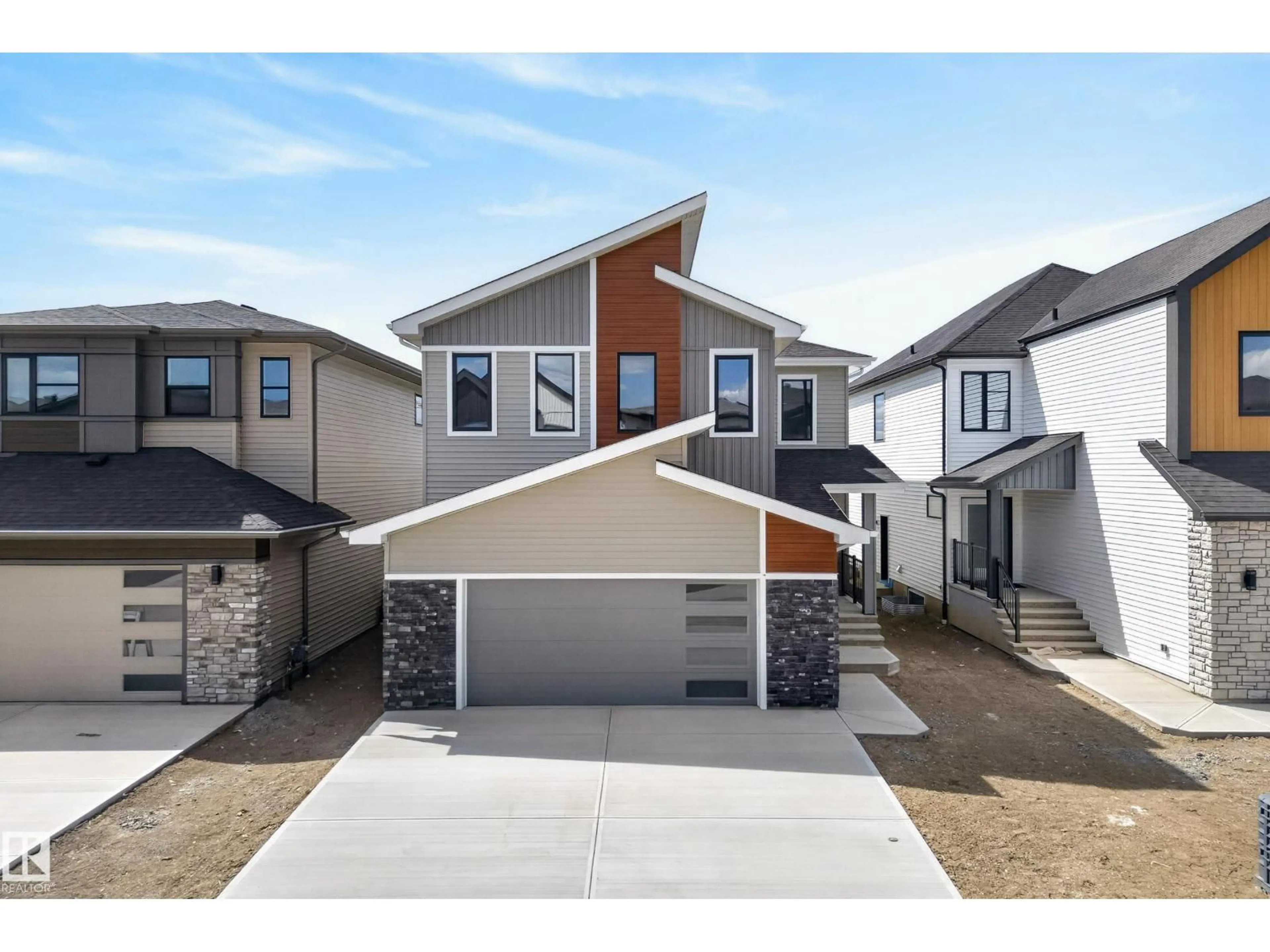 Home with vinyl exterior material, street for 7089 KIVIAQ CR, Edmonton Alberta T6W5N7