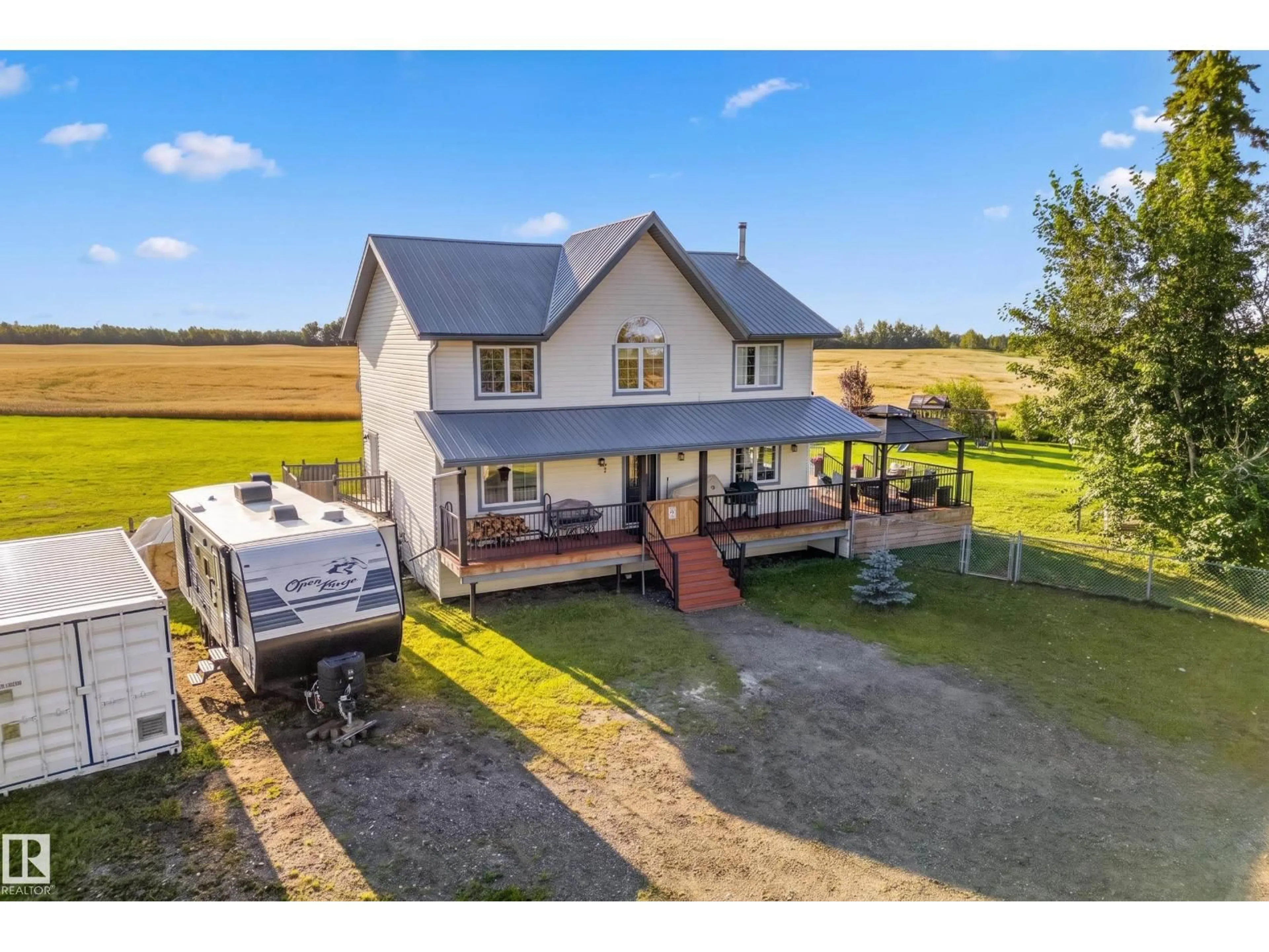 A pic from outside/outdoor area/front of a property/back of a property/a pic from drone, unknown for 553061 RANGE ROAD 184, Rural Lamont County Alberta T0B2R0