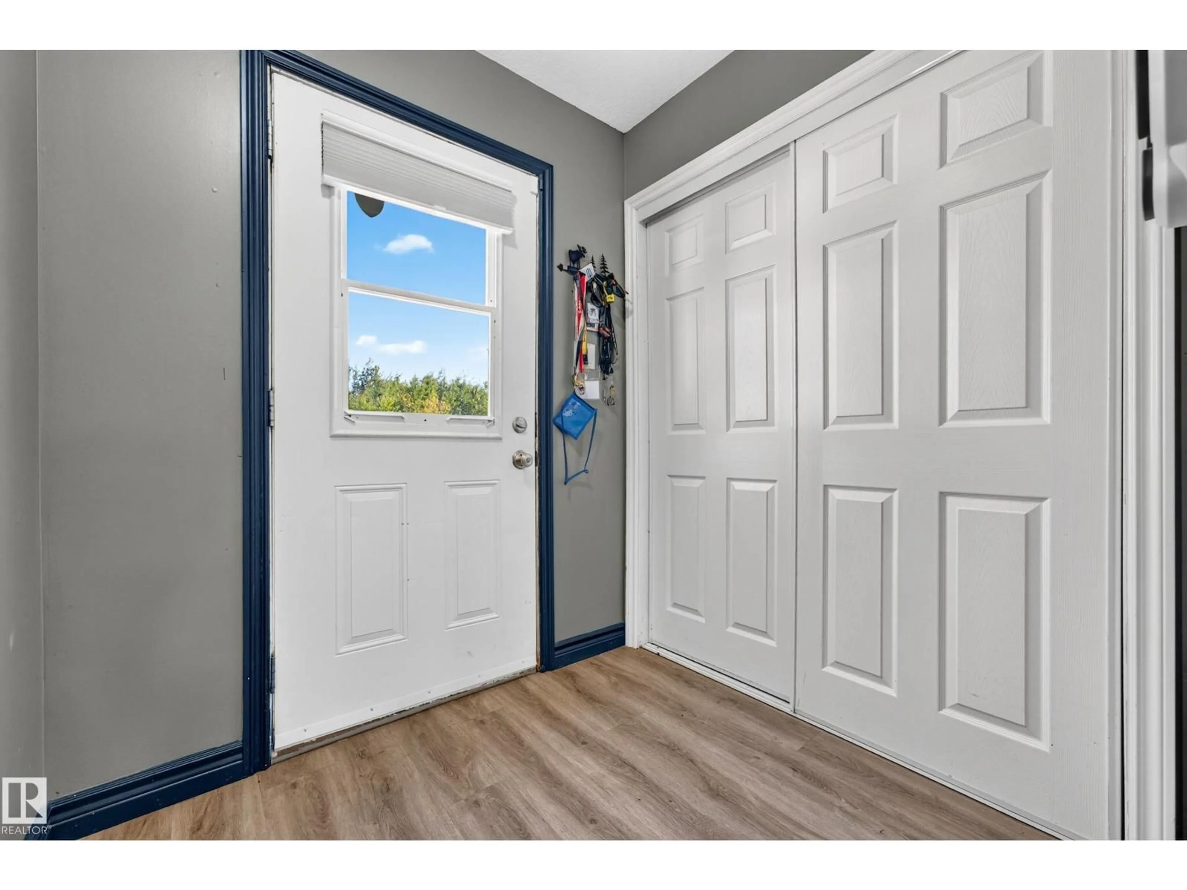 Indoor entryway for 553061 RANGE ROAD 184, Rural Lamont County Alberta T0B2R0