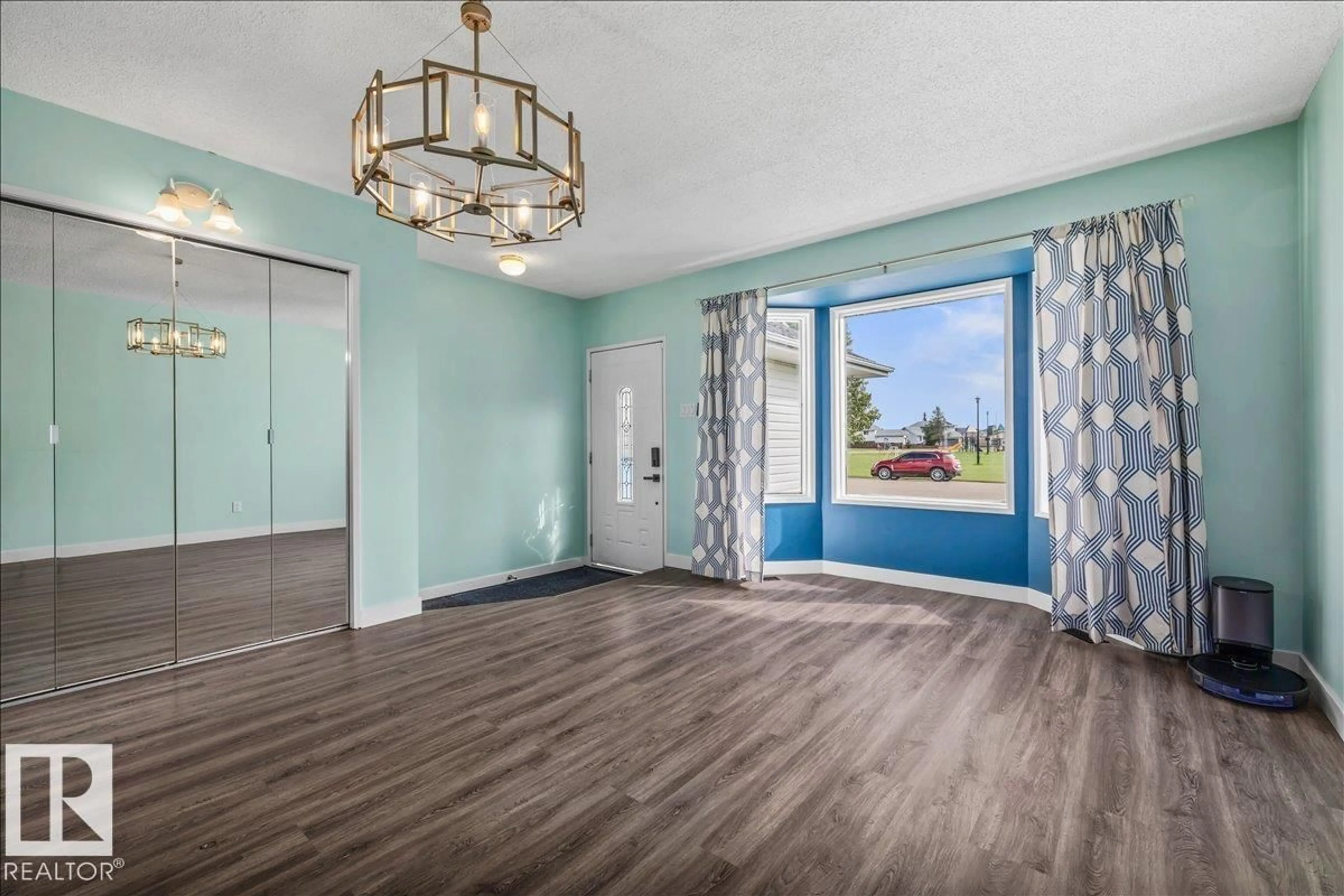Indoor entryway for 536 SUNNYDALE RD, Morinville Alberta T0G1P0