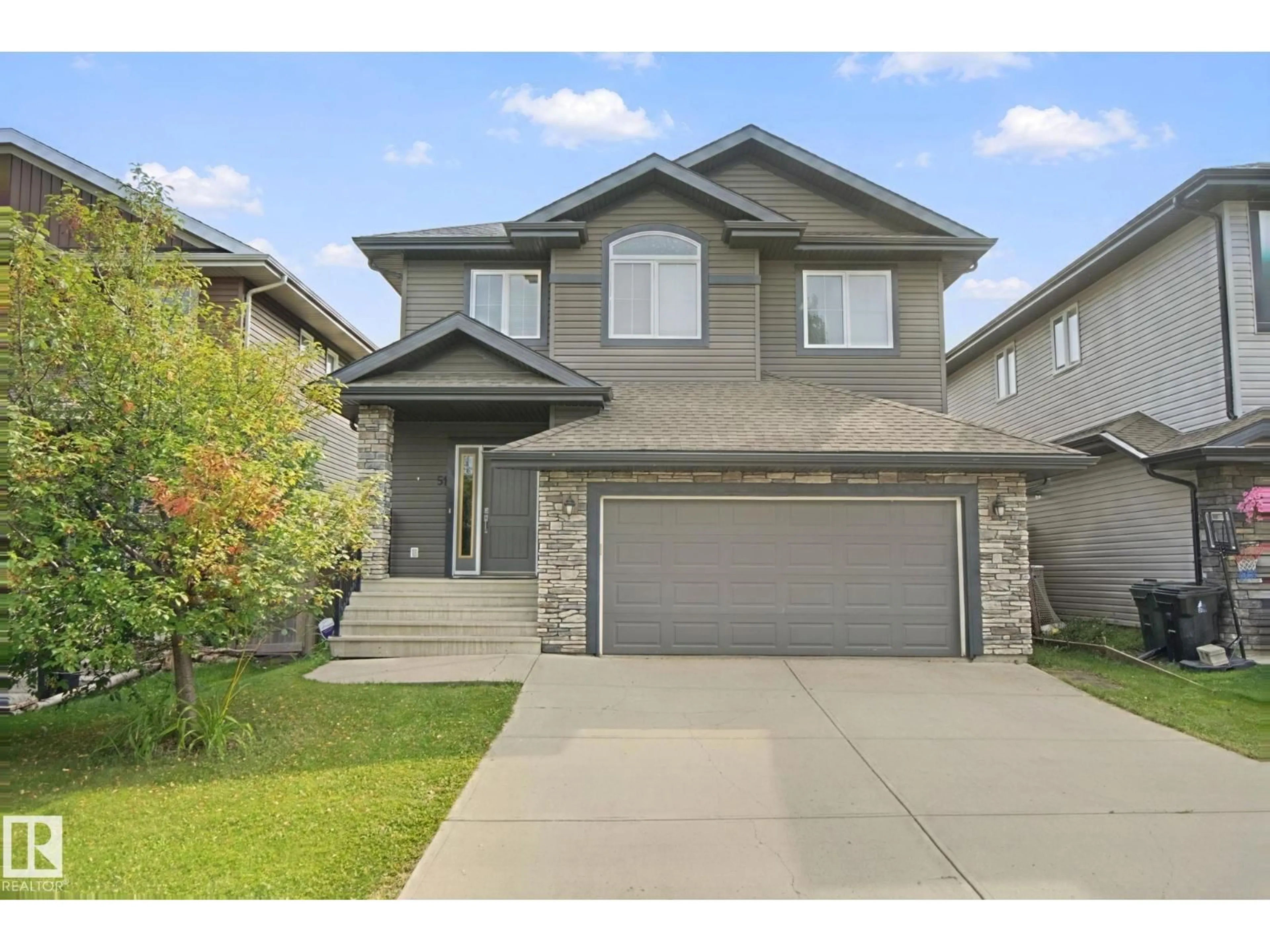 Home with vinyl exterior material, street for 51 VIVIAN WY, Spruce Grove Alberta T7X0H3