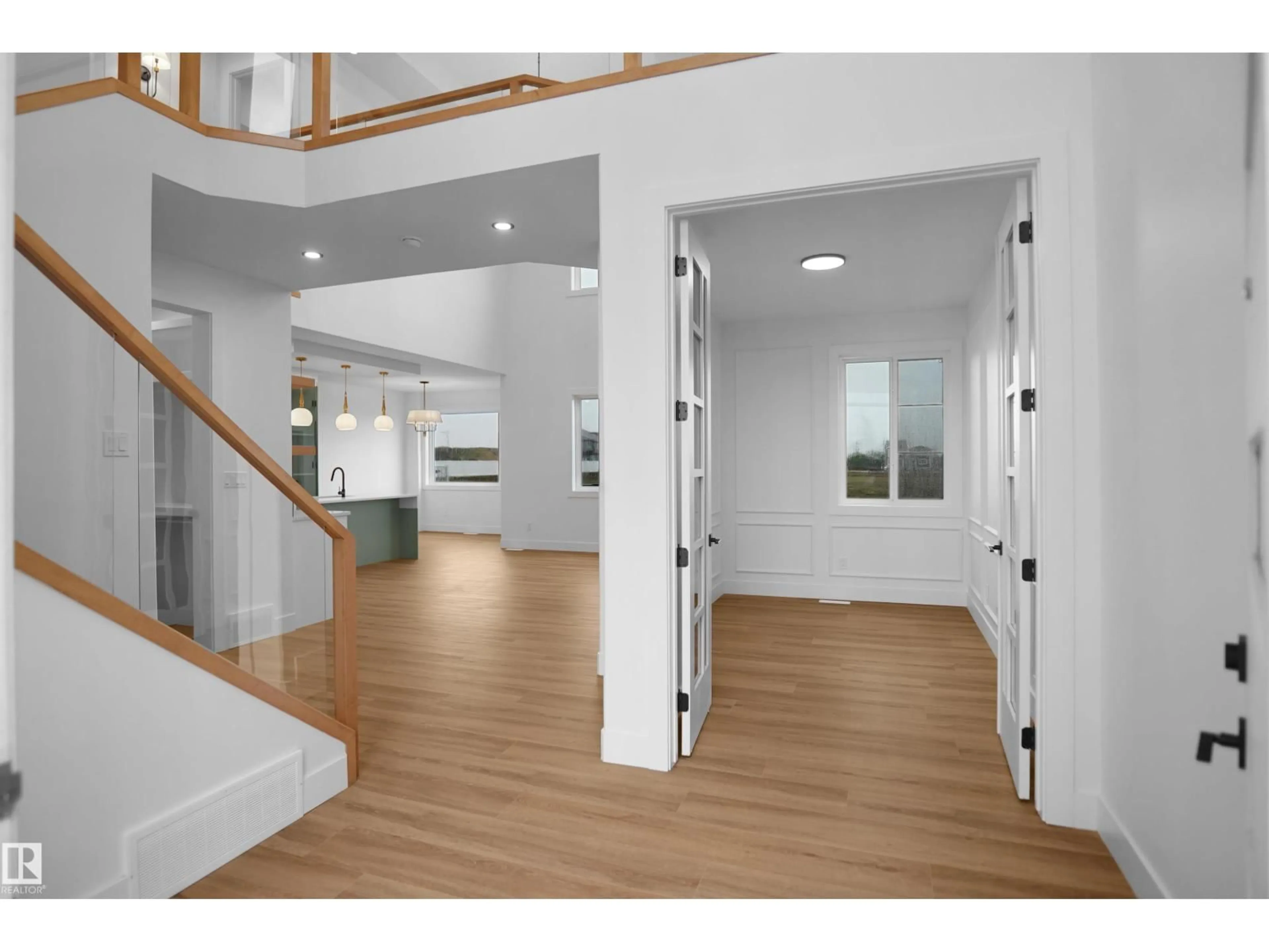 Indoor entryway for 142 EDGEWATER CI, Leduc Alberta T9E1K5